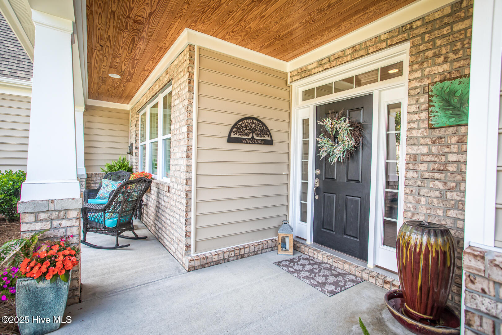 100546730 | Photo 40