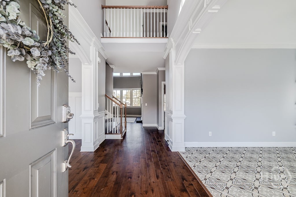 Foyer looking towards back