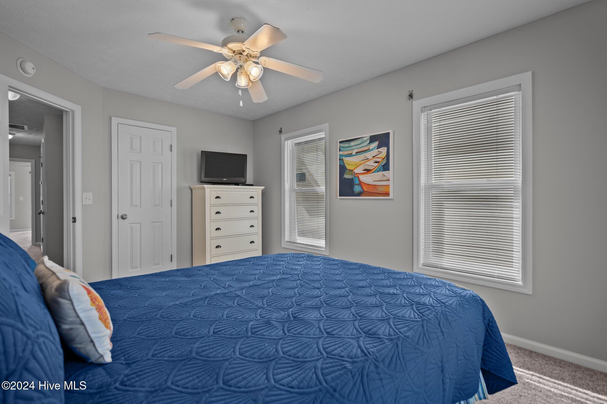 100553910 | Photo 27