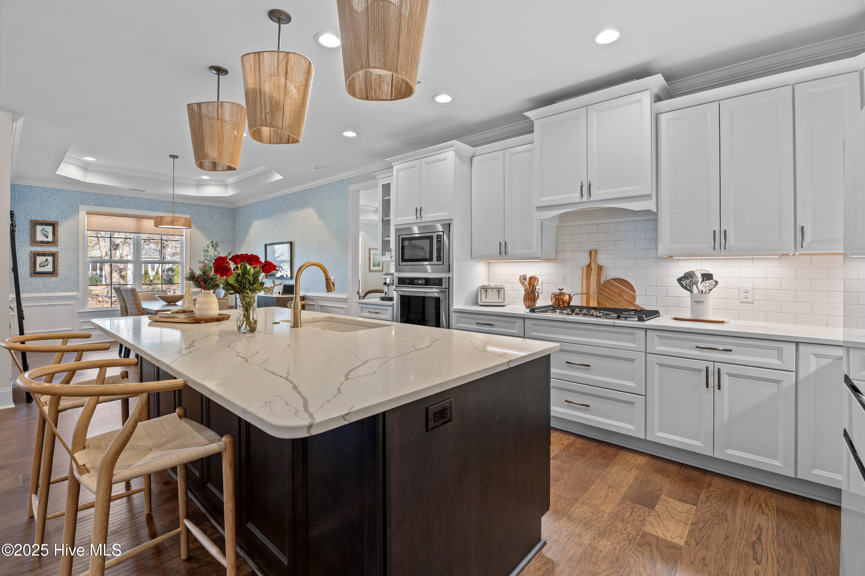 100545902 | Photo 64