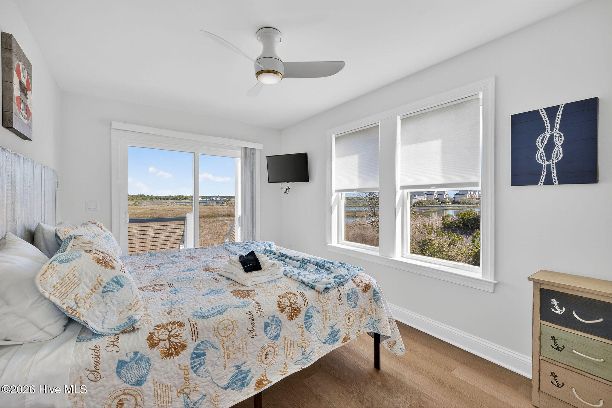 100565541 | Photo 25