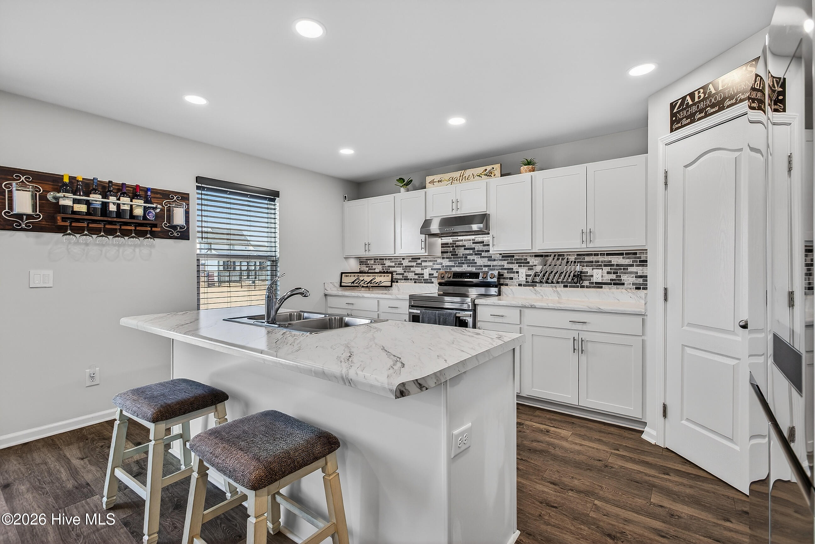 100555689 | Photo 13