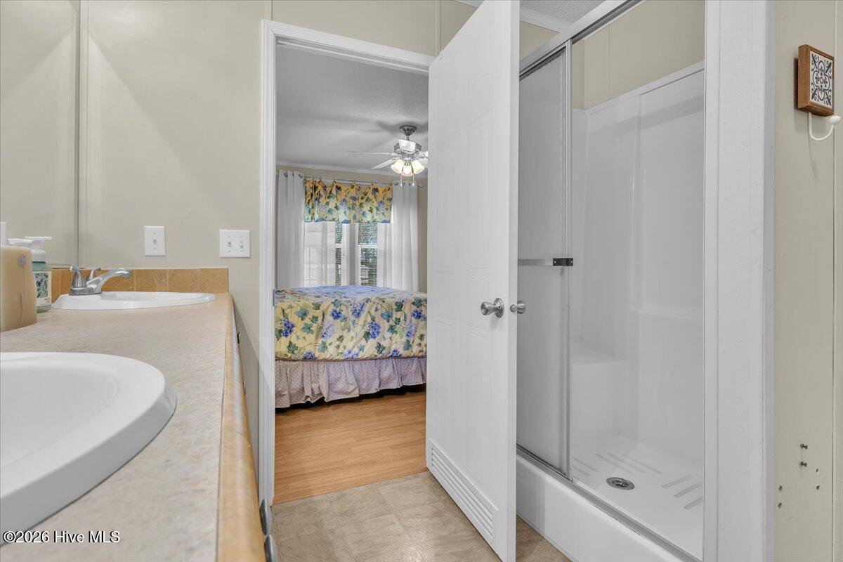 100554513 | Photo 30