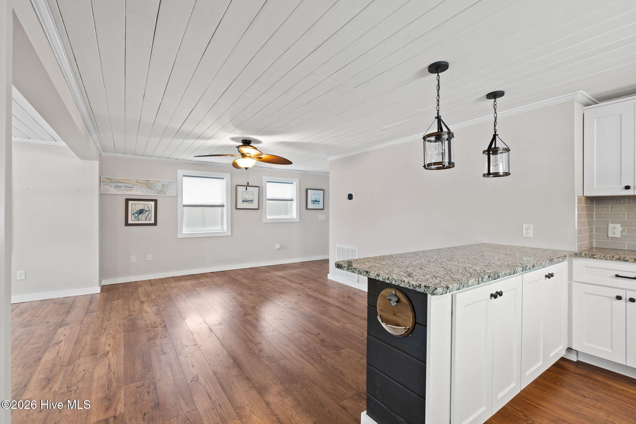 100568132 | Photo 10