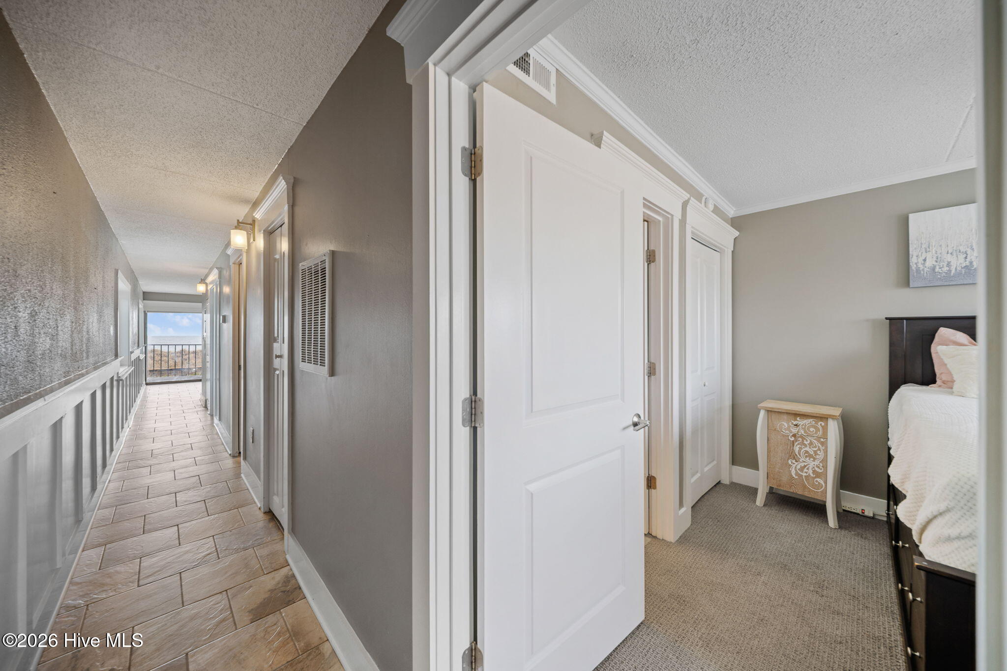 100561772 | Photo 12