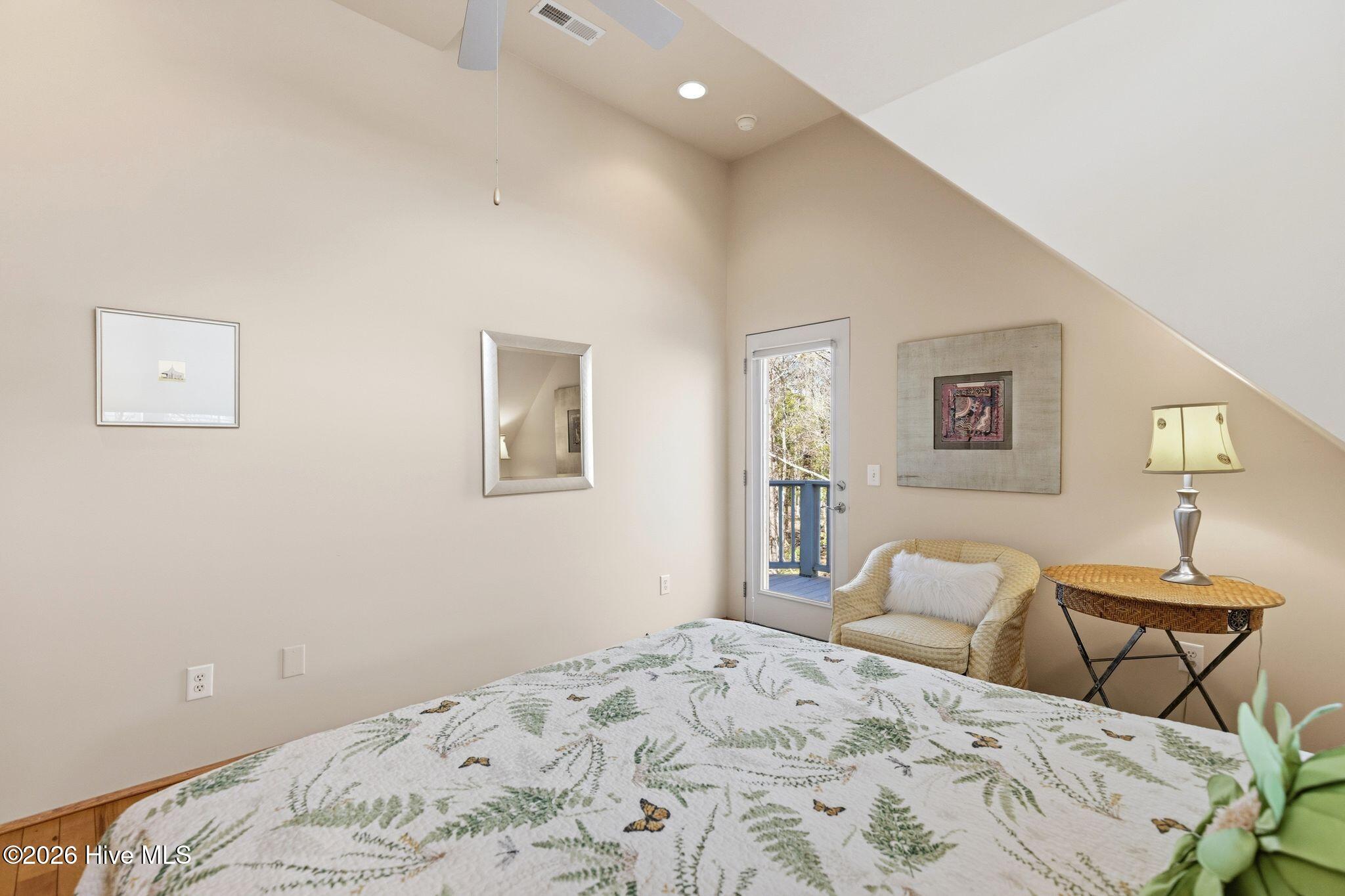 100555834 | Photo 57