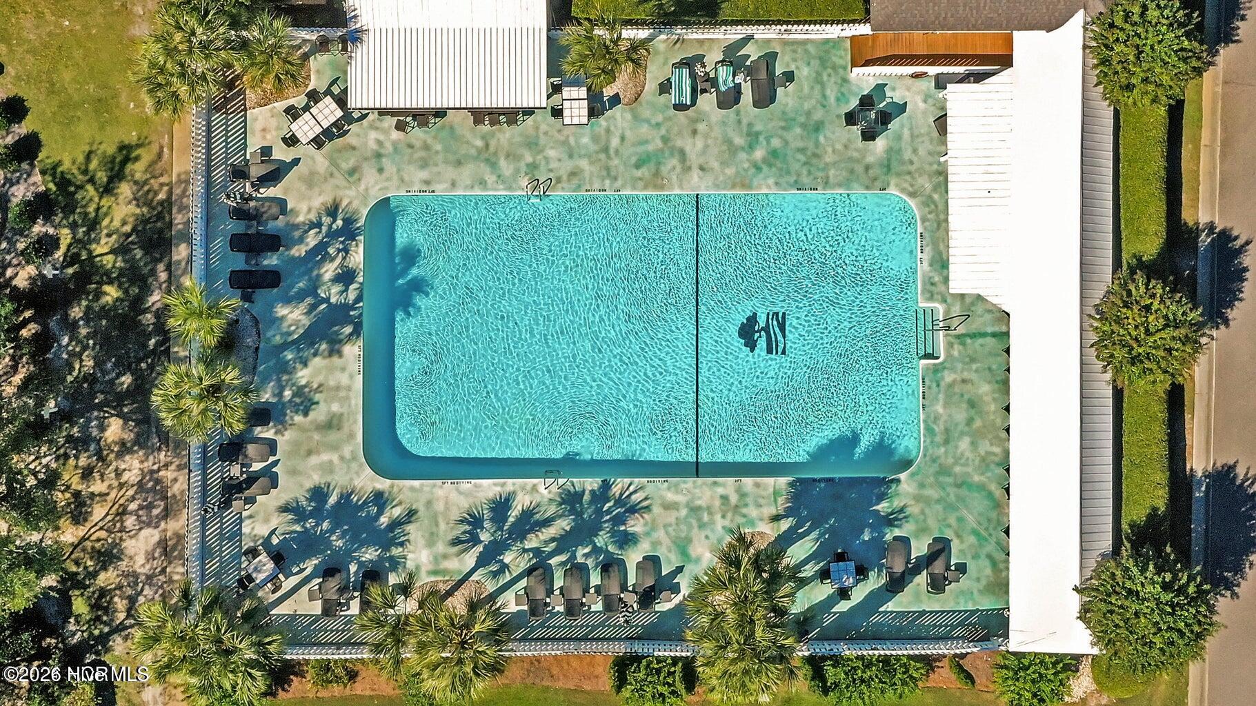 100548282 | Photo 33