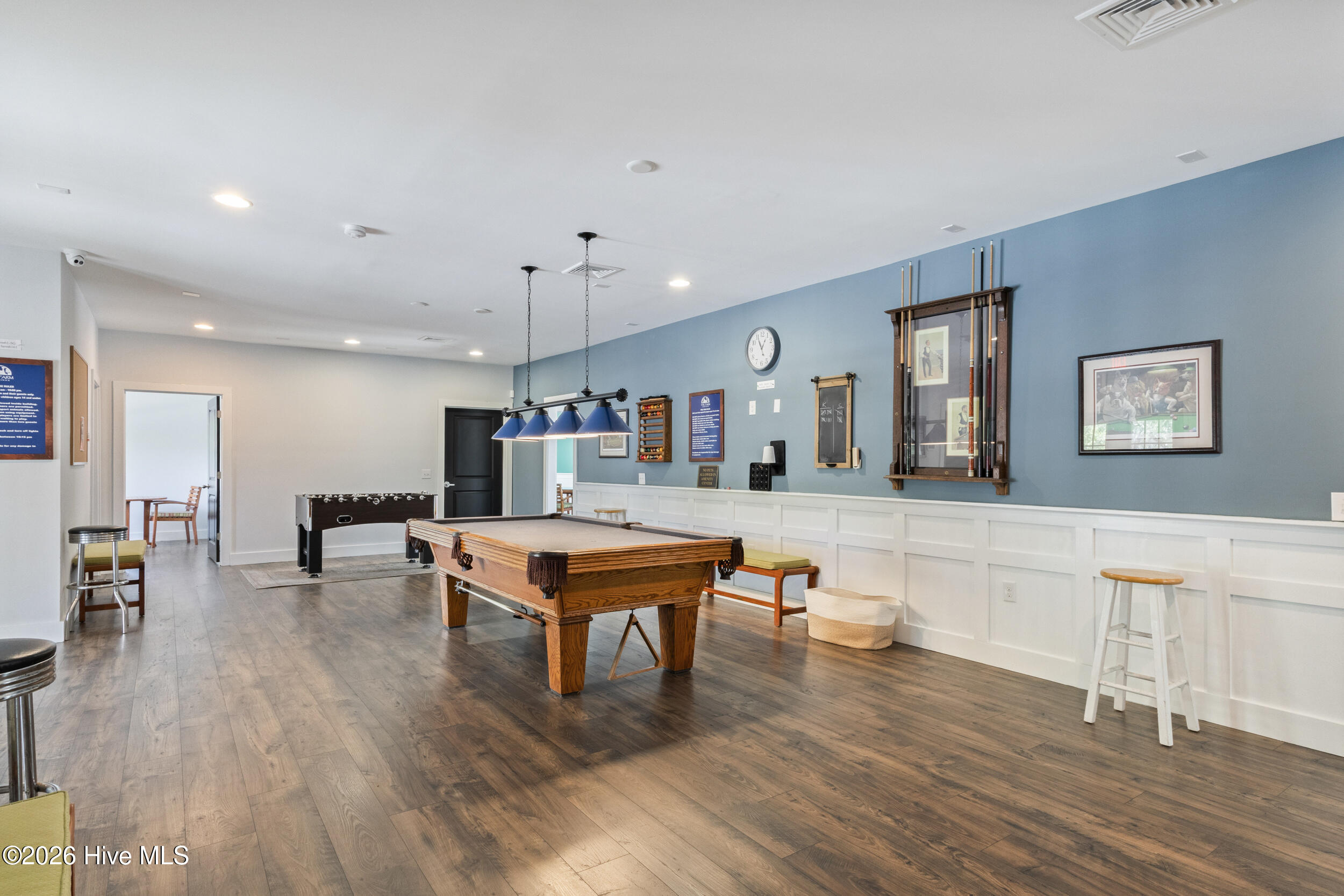 100565406 | Photo 45