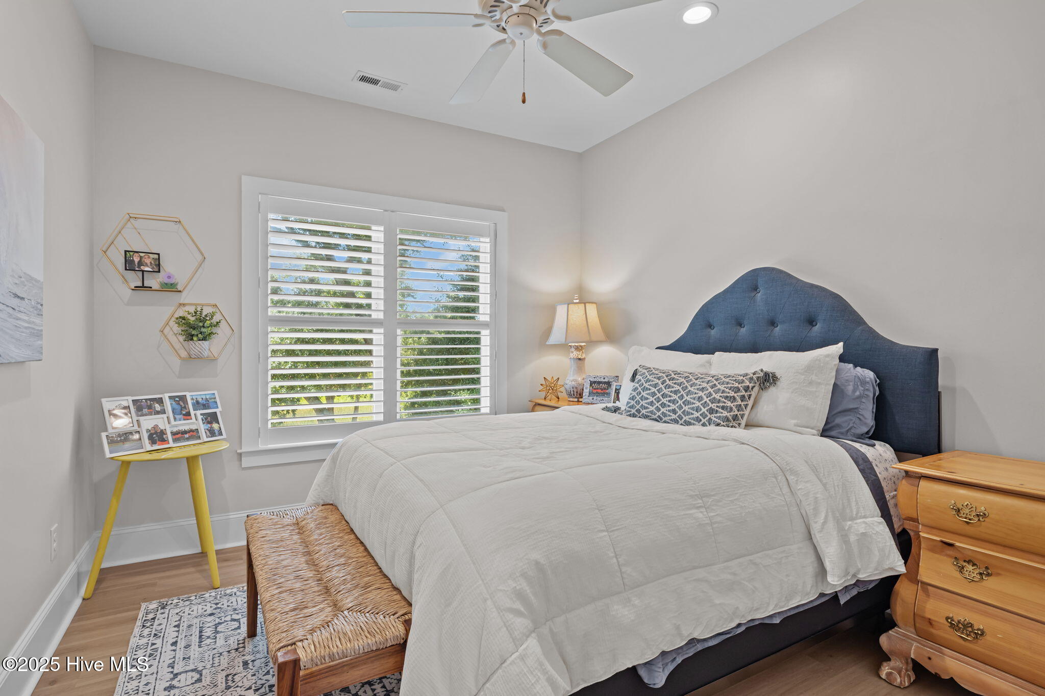 100549920 | Photo 35