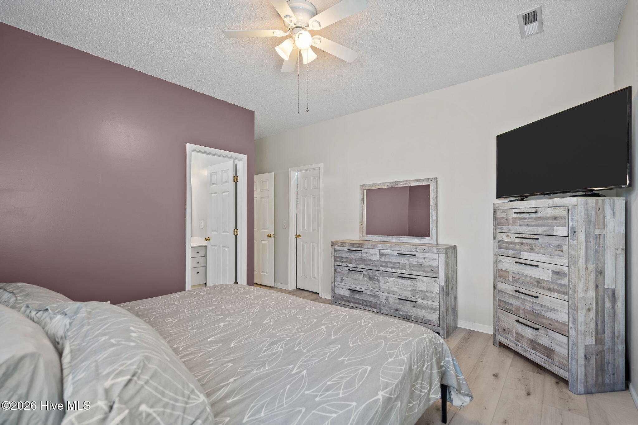 100552857 | Photo 21