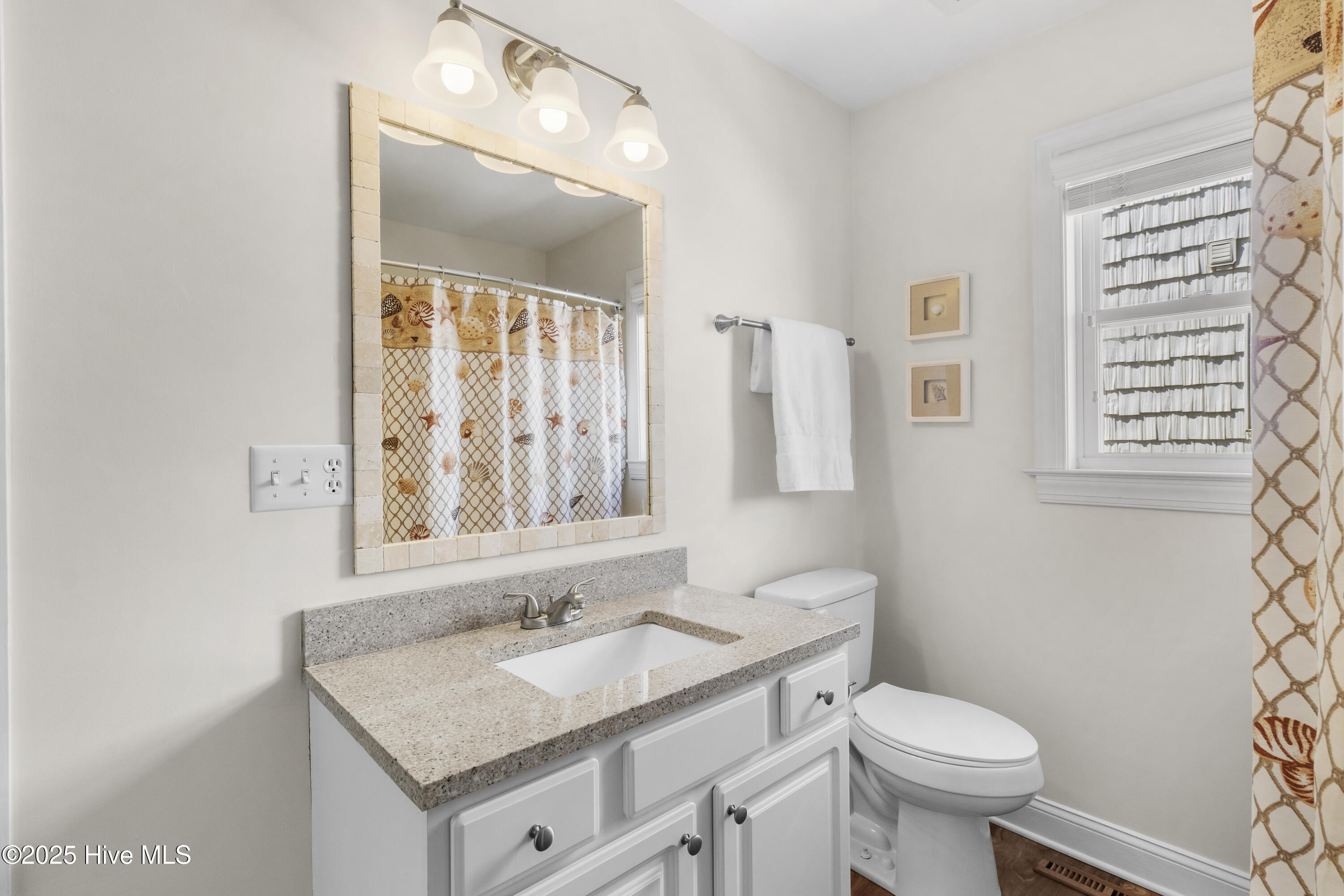 100516276 | Photo 26