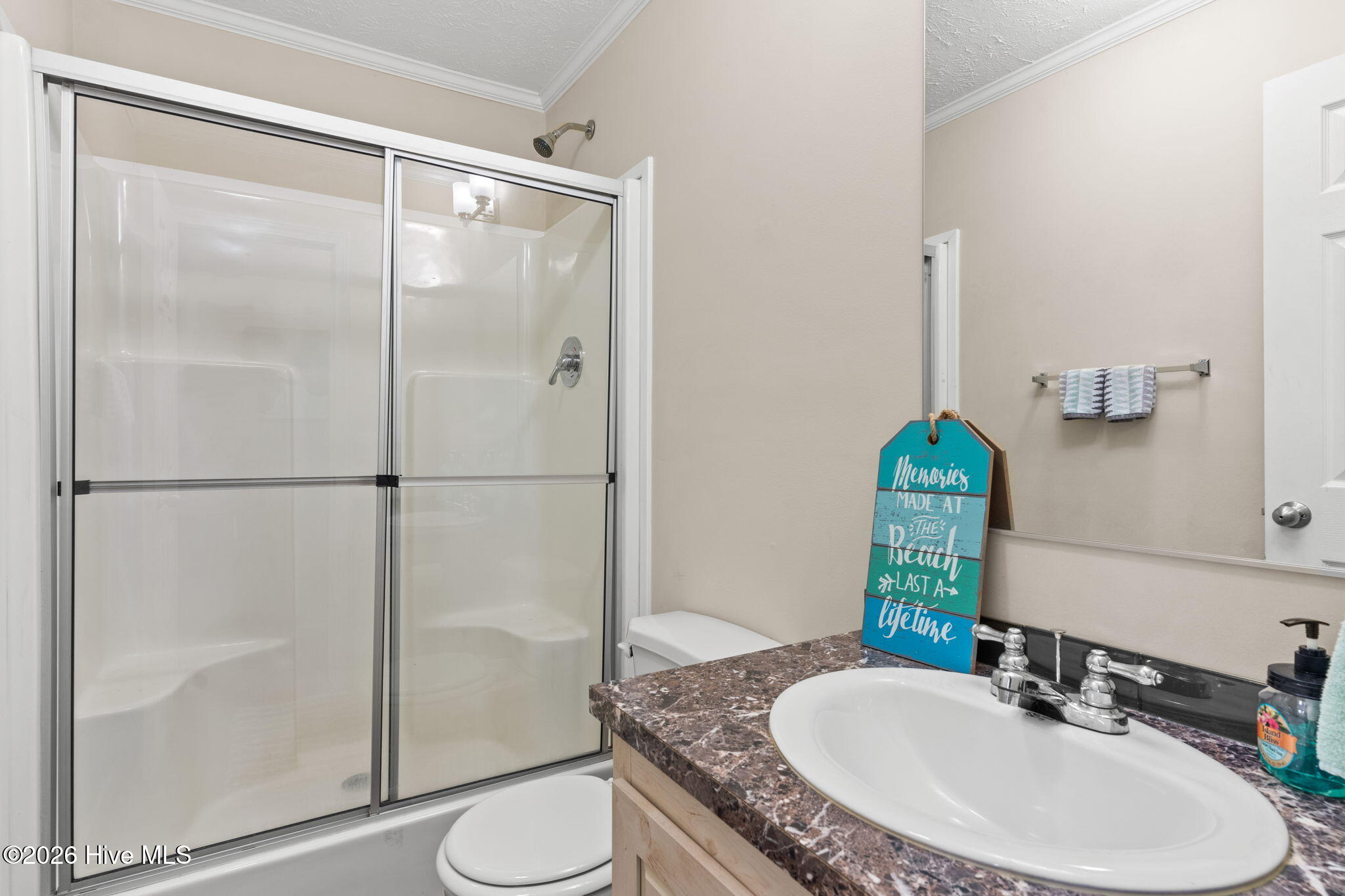 100567854 | Photo 19