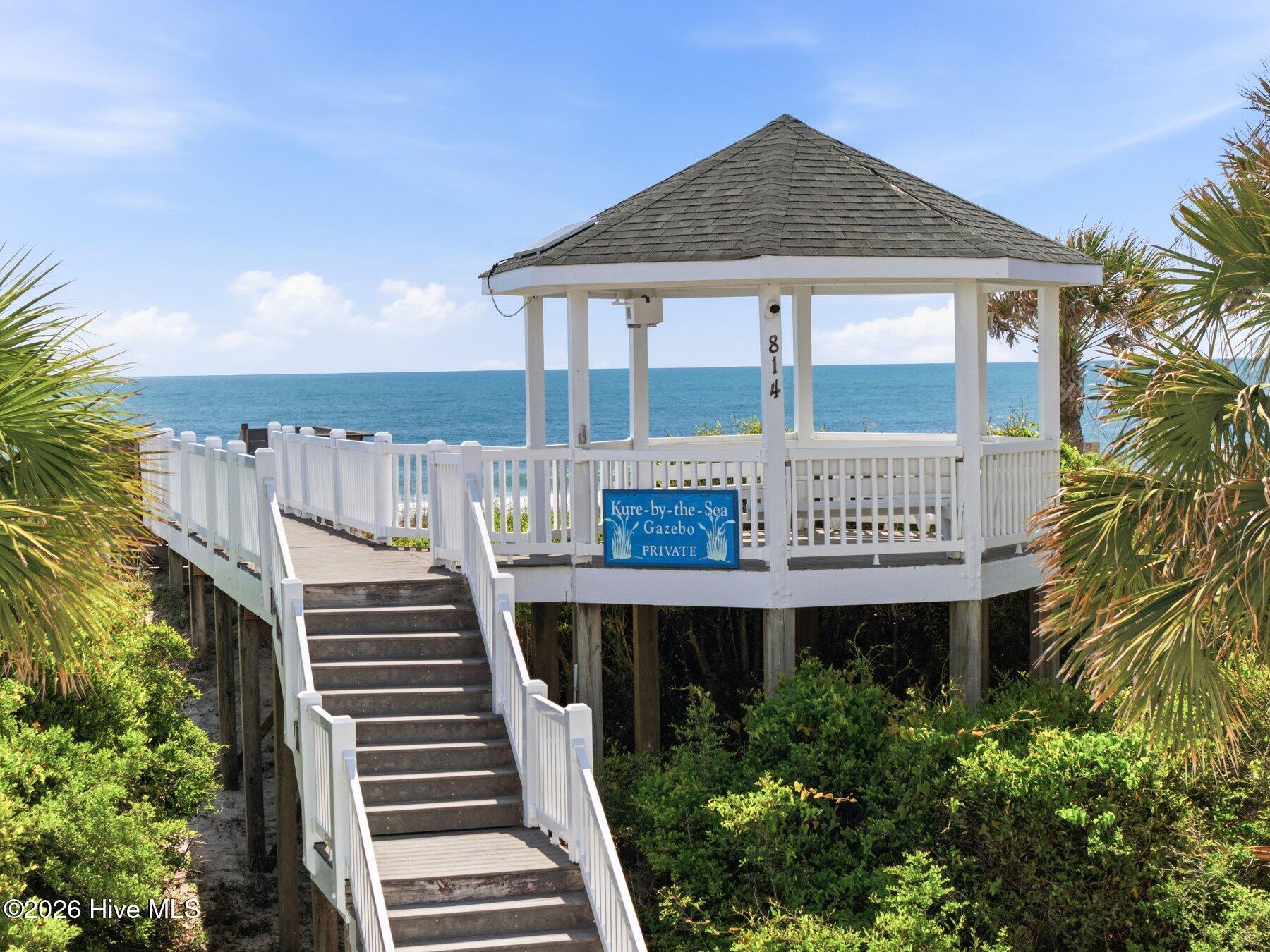 100570503 | Photo 56