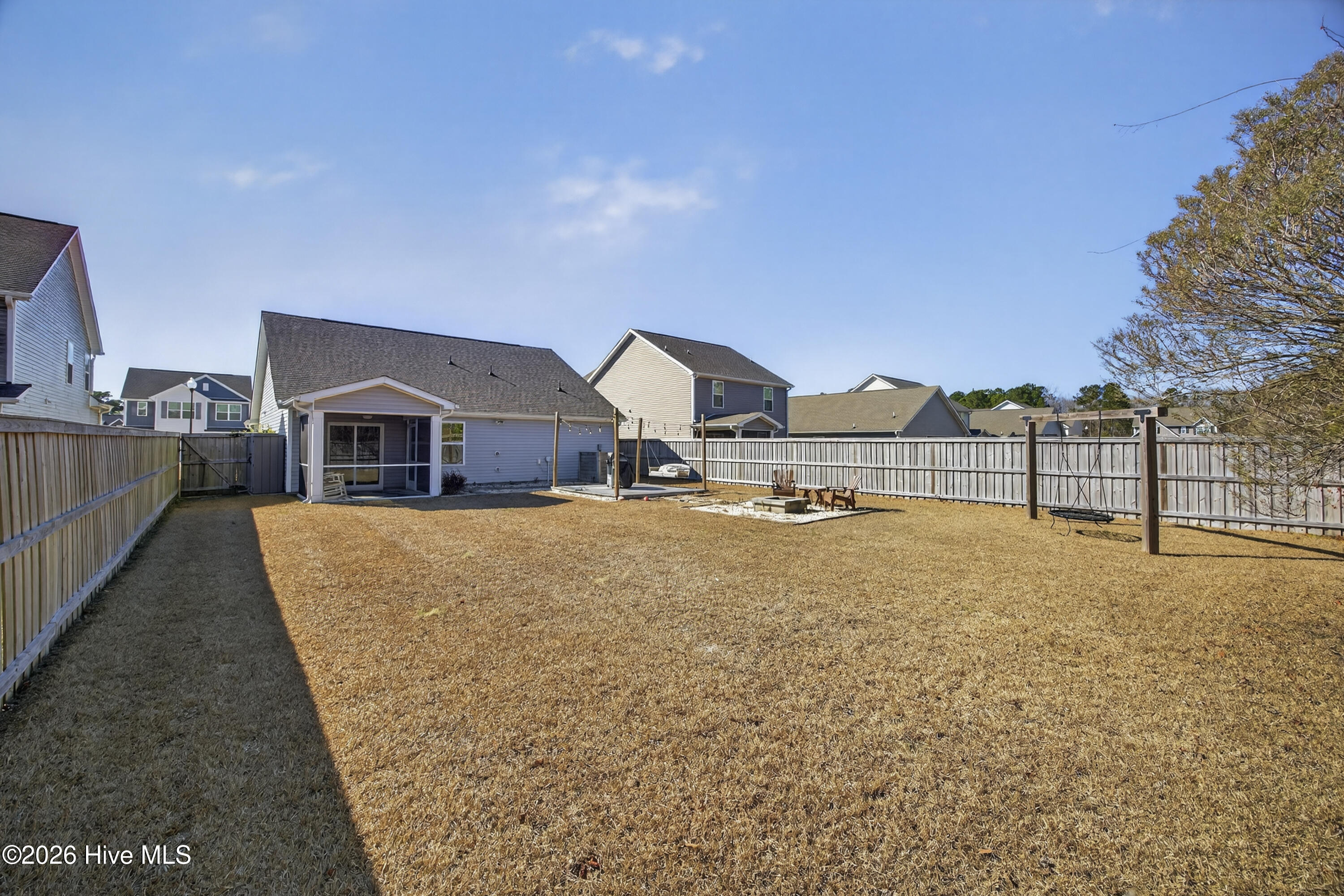 100553083 | Photo 35