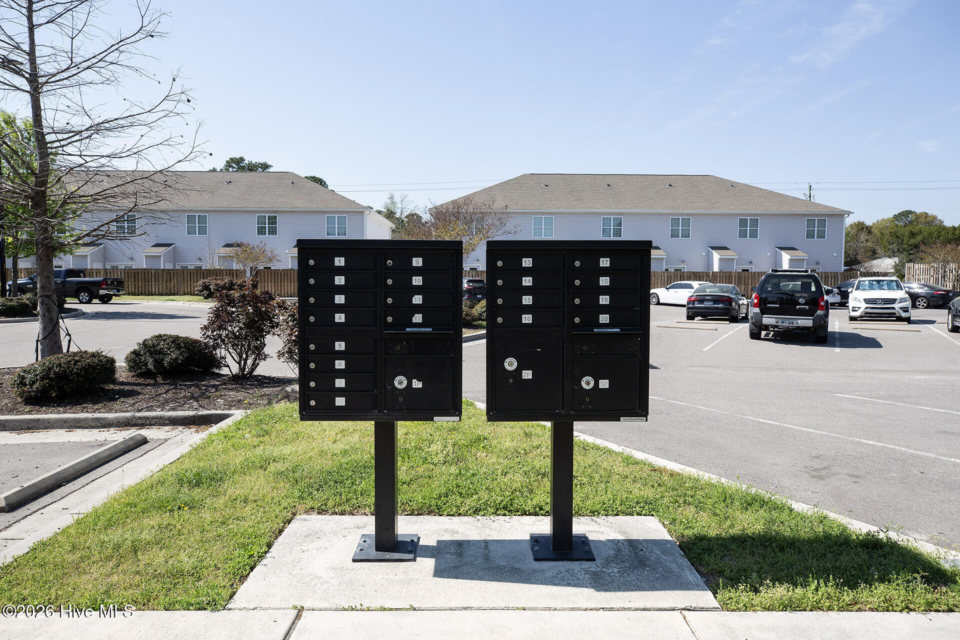 100562810 | Photo 40