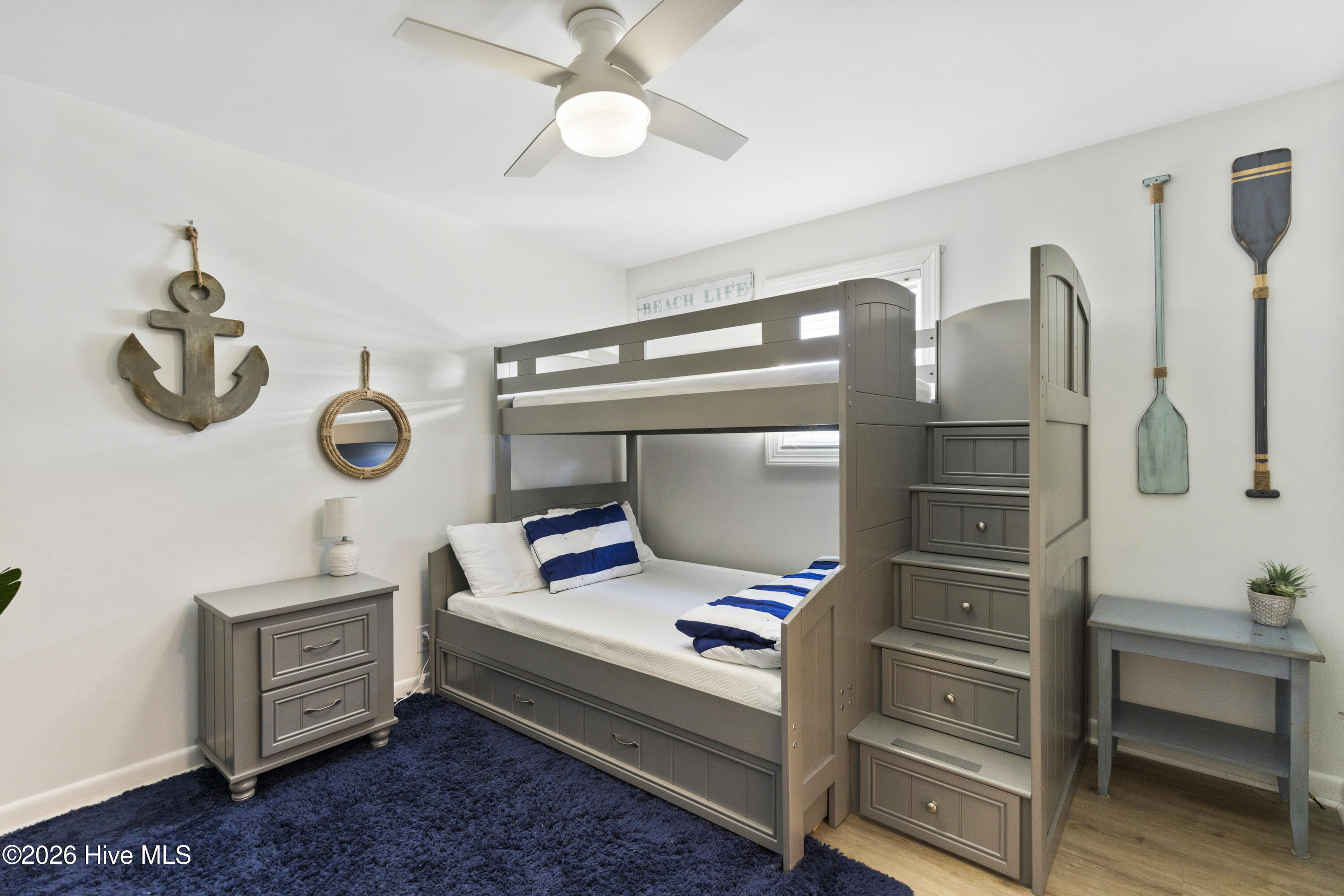 100552709 | Photo 35