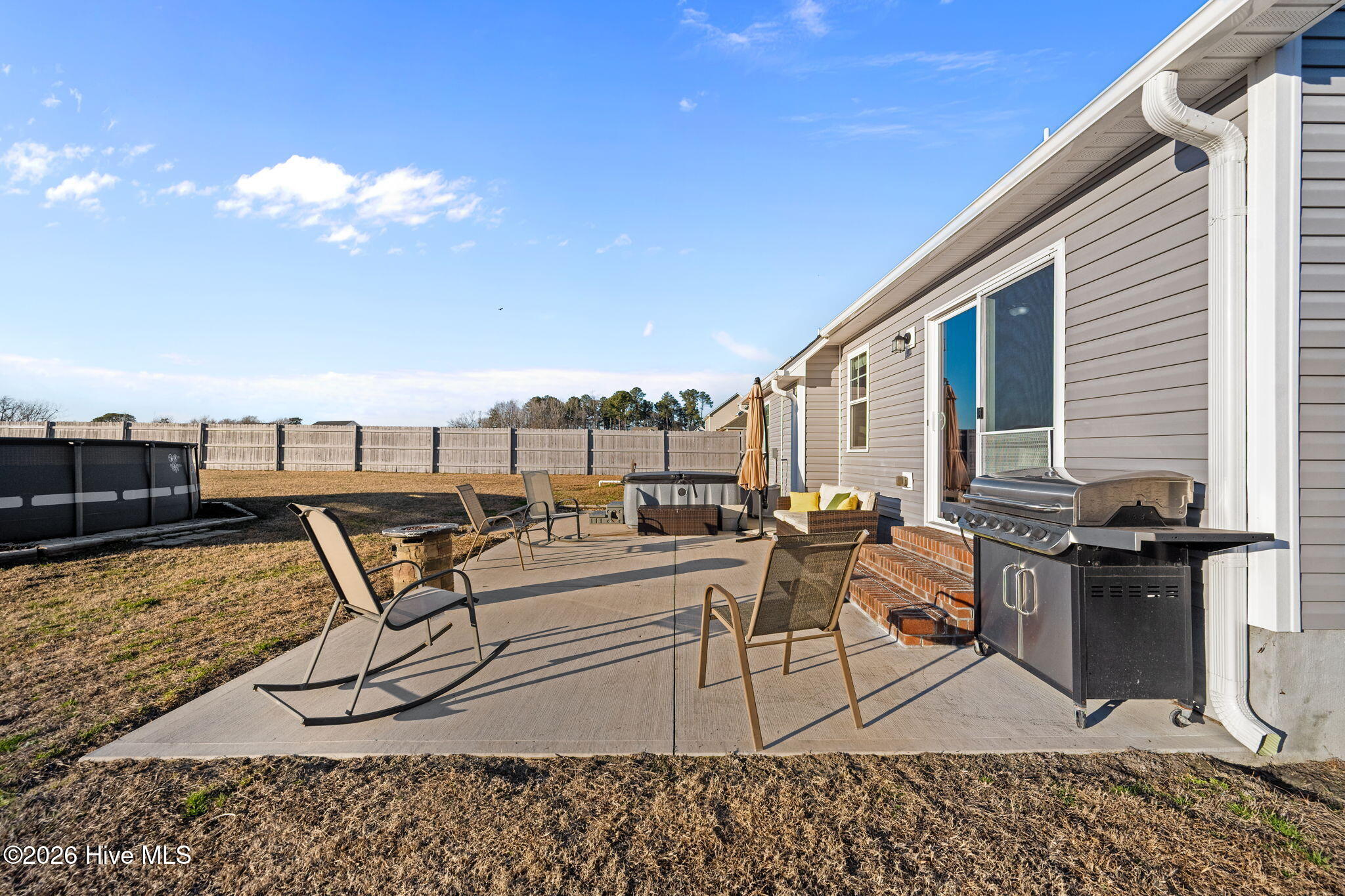 100548485 | Photo 37