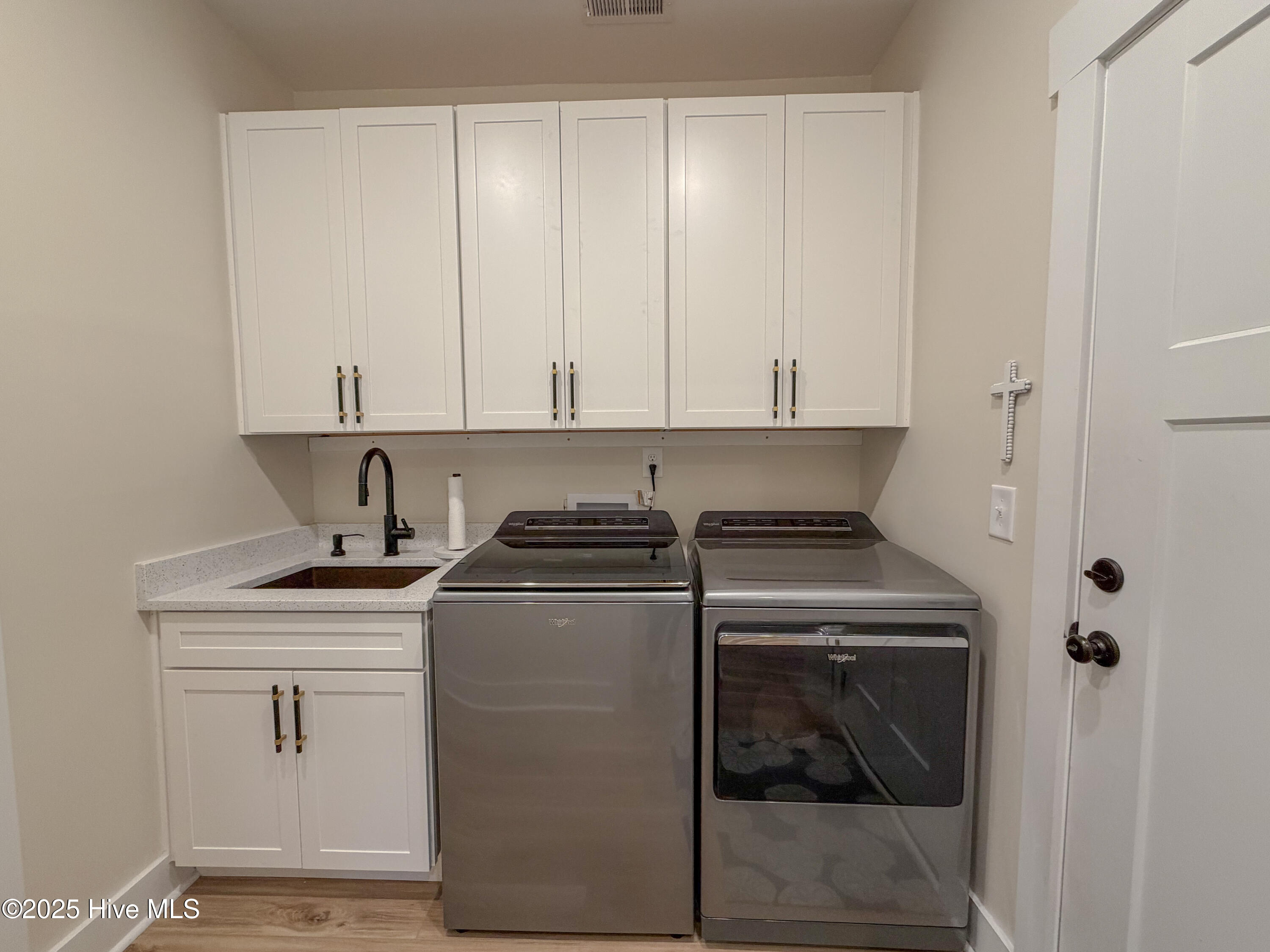 100546436 | Photo 35