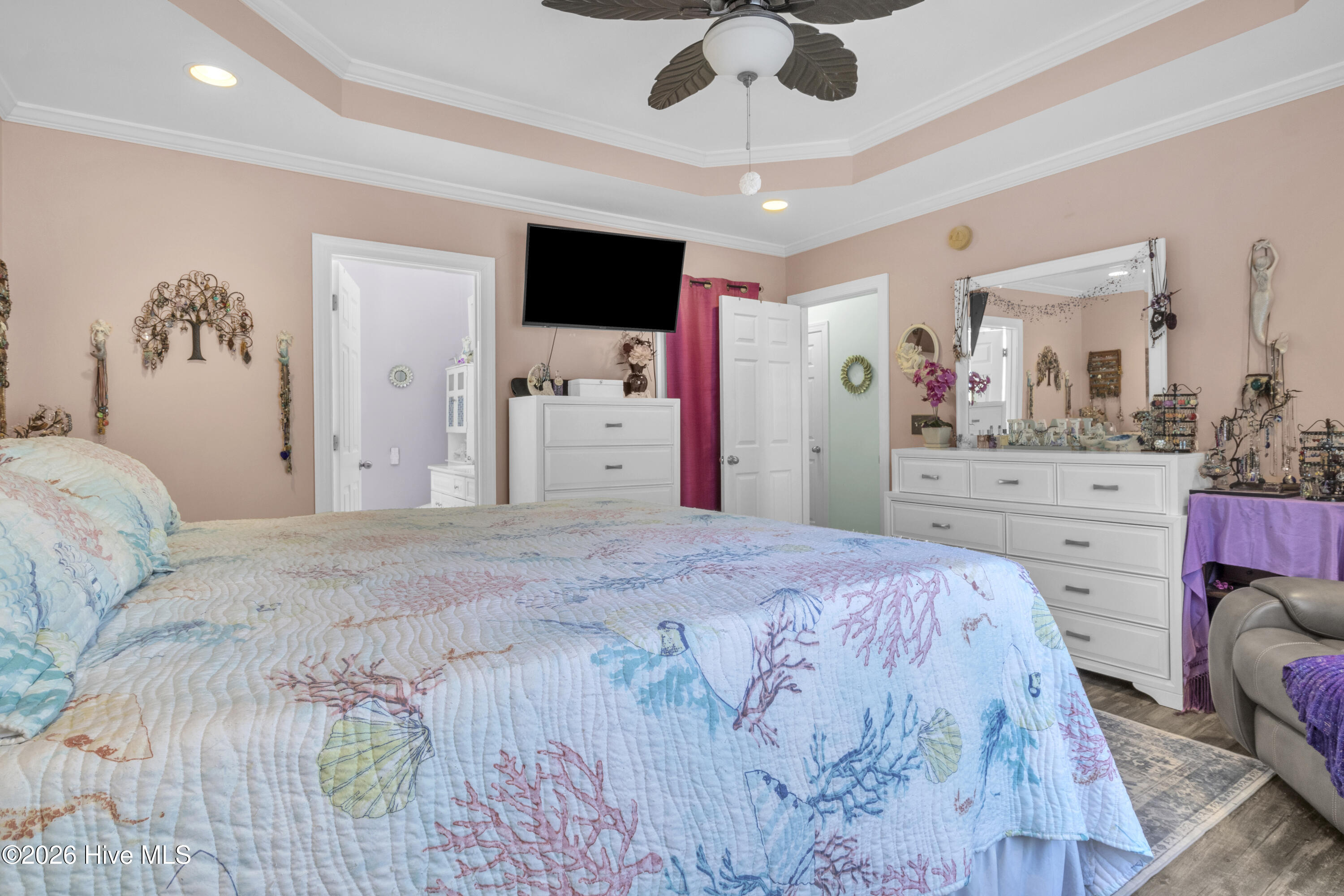 100561283 | Photo 16