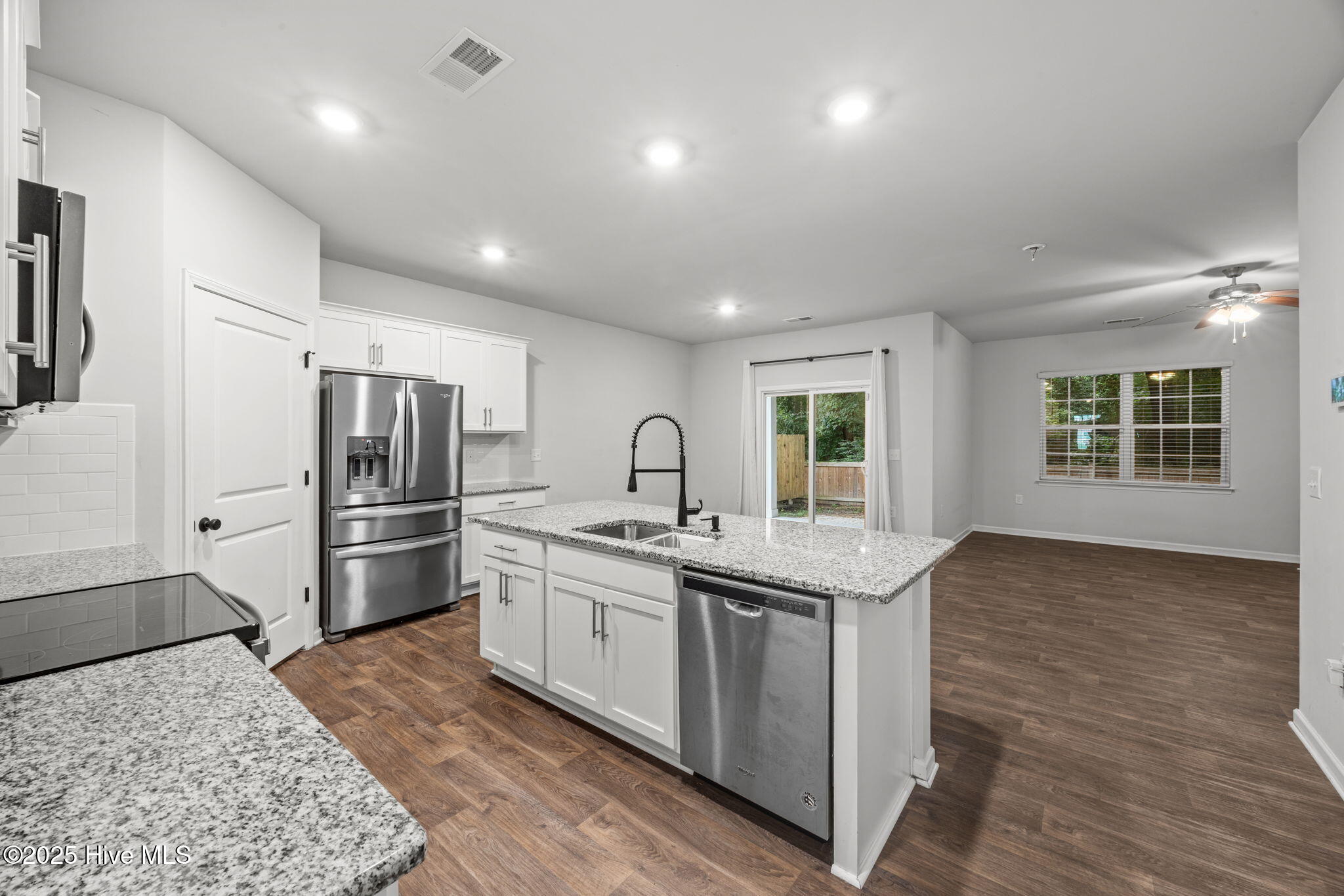 14-web-or-mls-0C0A2191