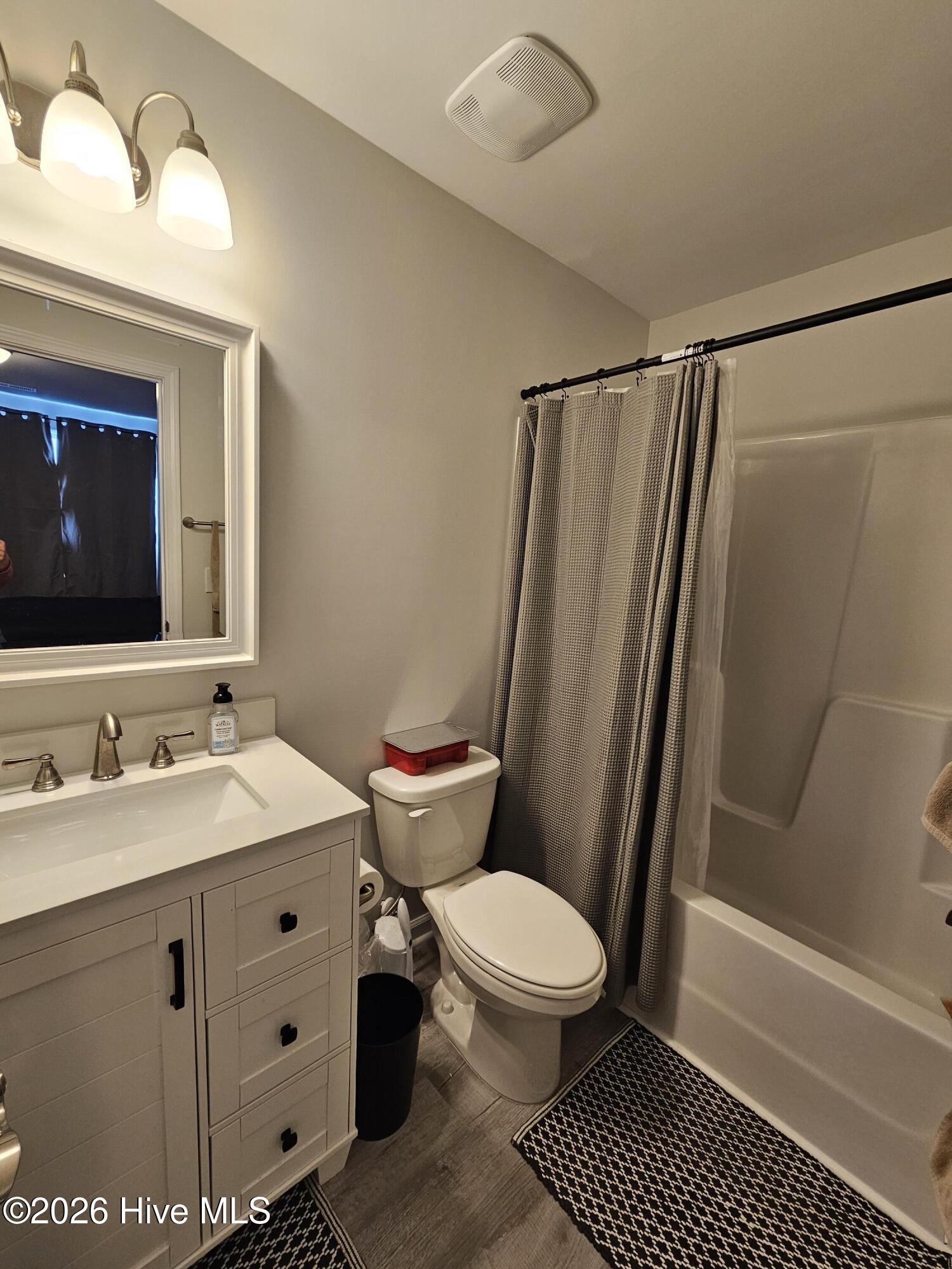 100548741 | Photo 12