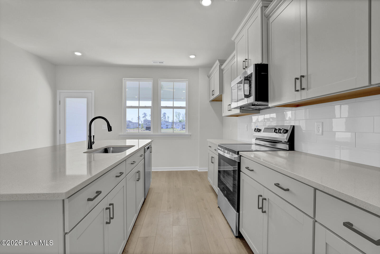 100538146 | Photo 10