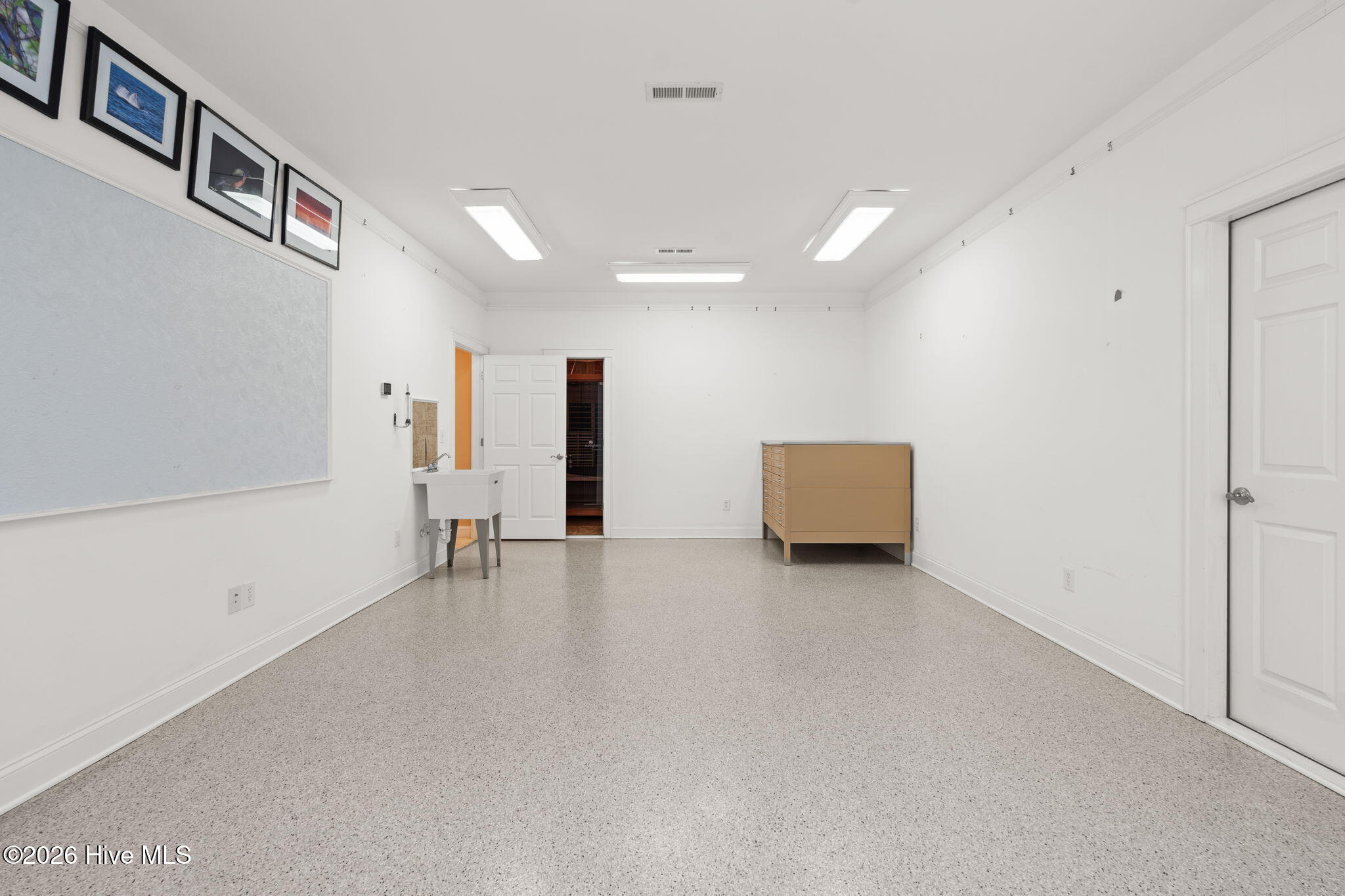 100564903 | Photo 48