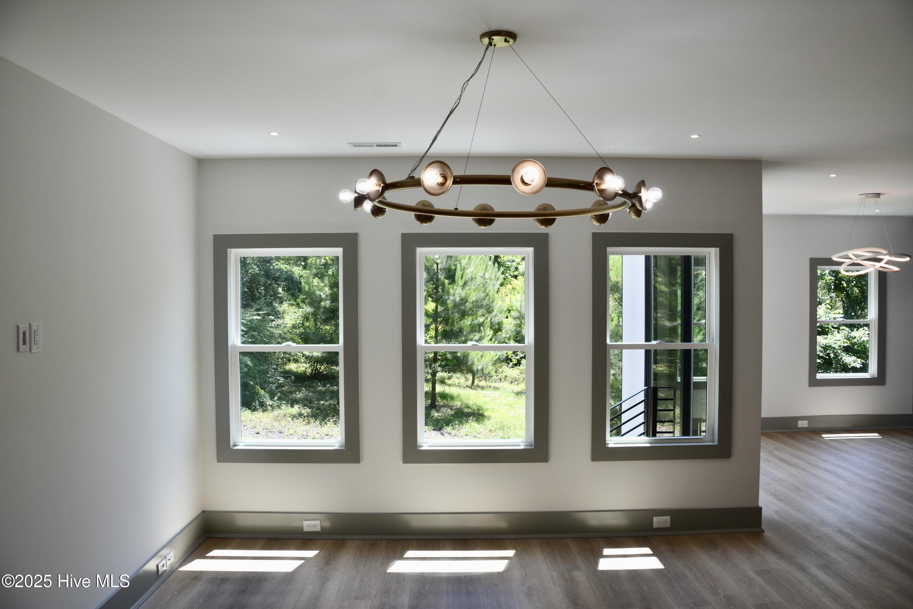 100508502 | Photo 30