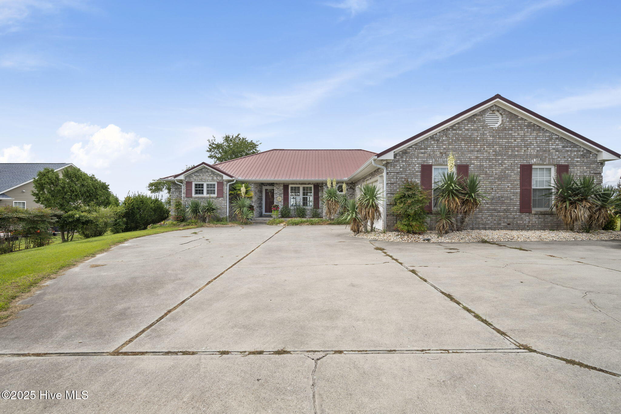 Homes for sale in Sneads Ferry, NC | 132 Gemstone Dr, Sneads Ferry, NC 28460 | MLS# 100523425