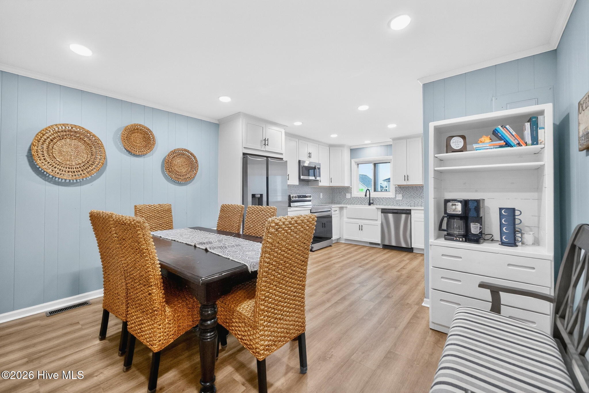 100558118 | Photo 11