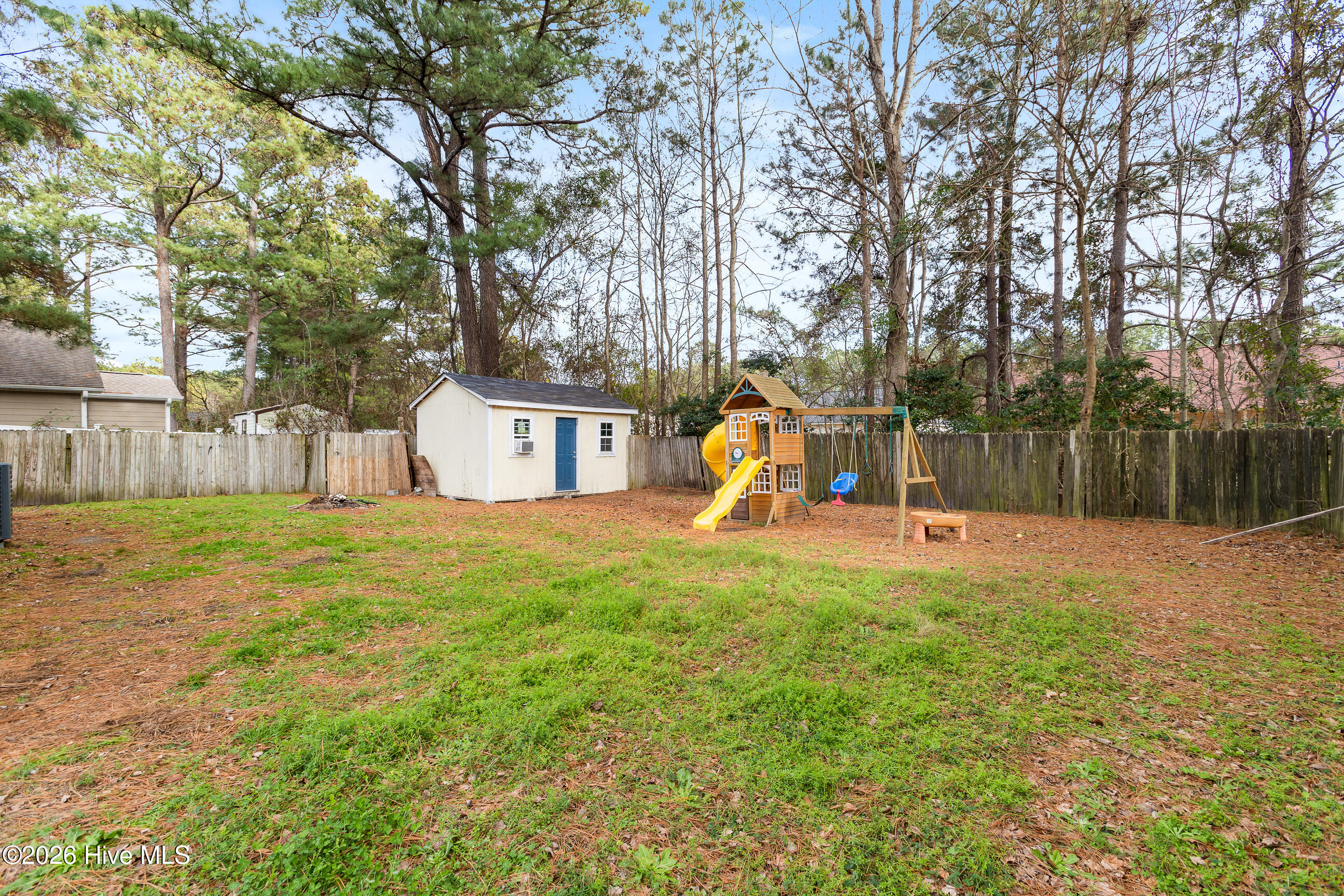 100550983 | Photo 33