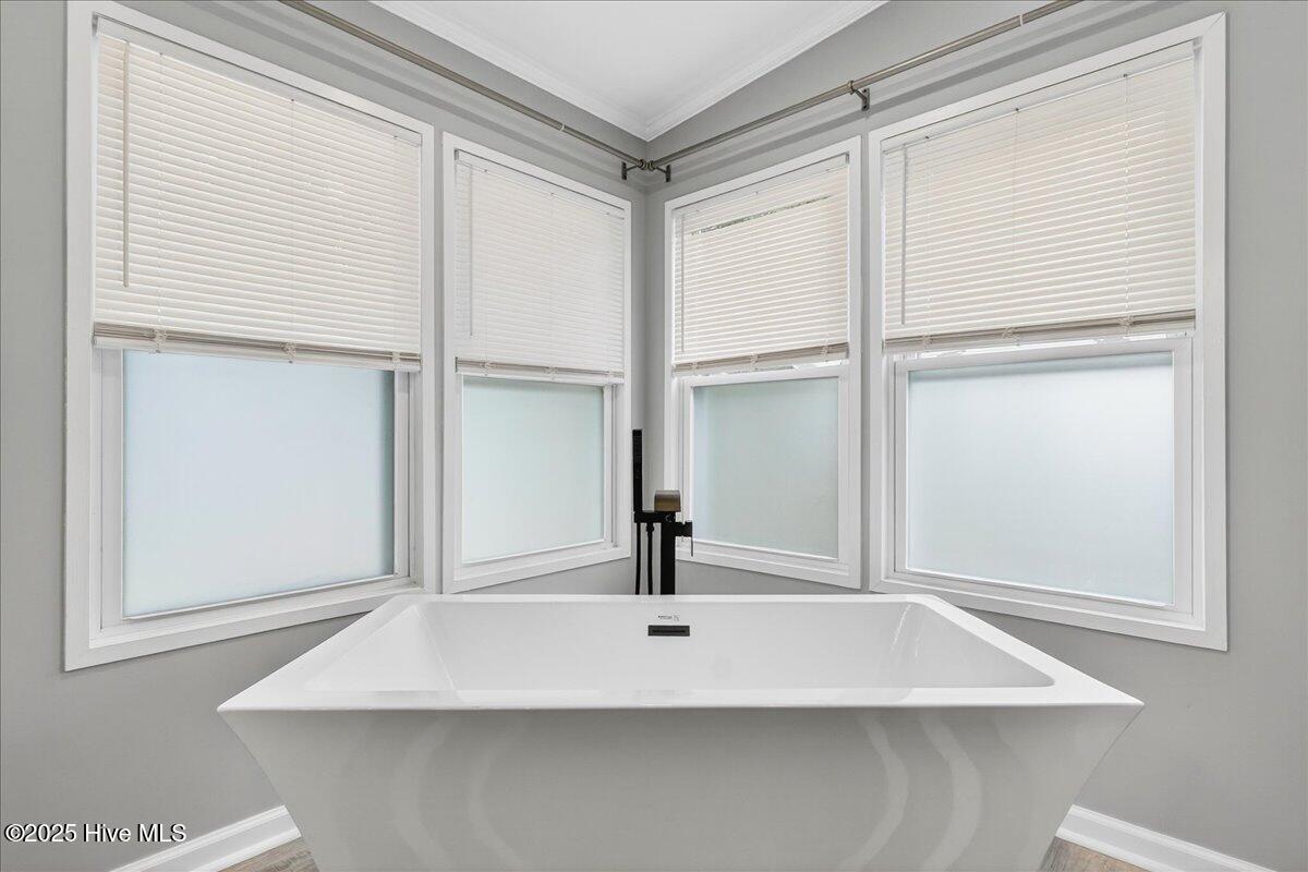 100535729 | Photo 35