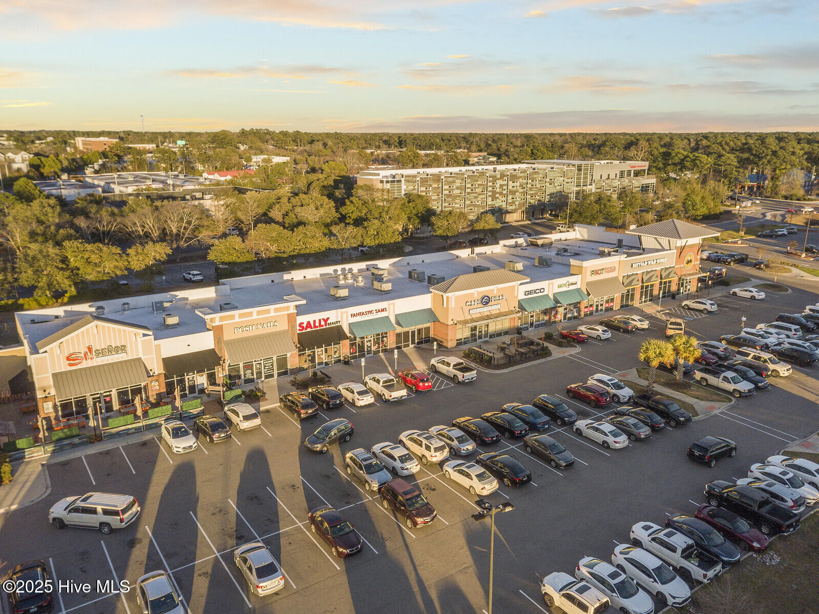 100479704 | Photo 15