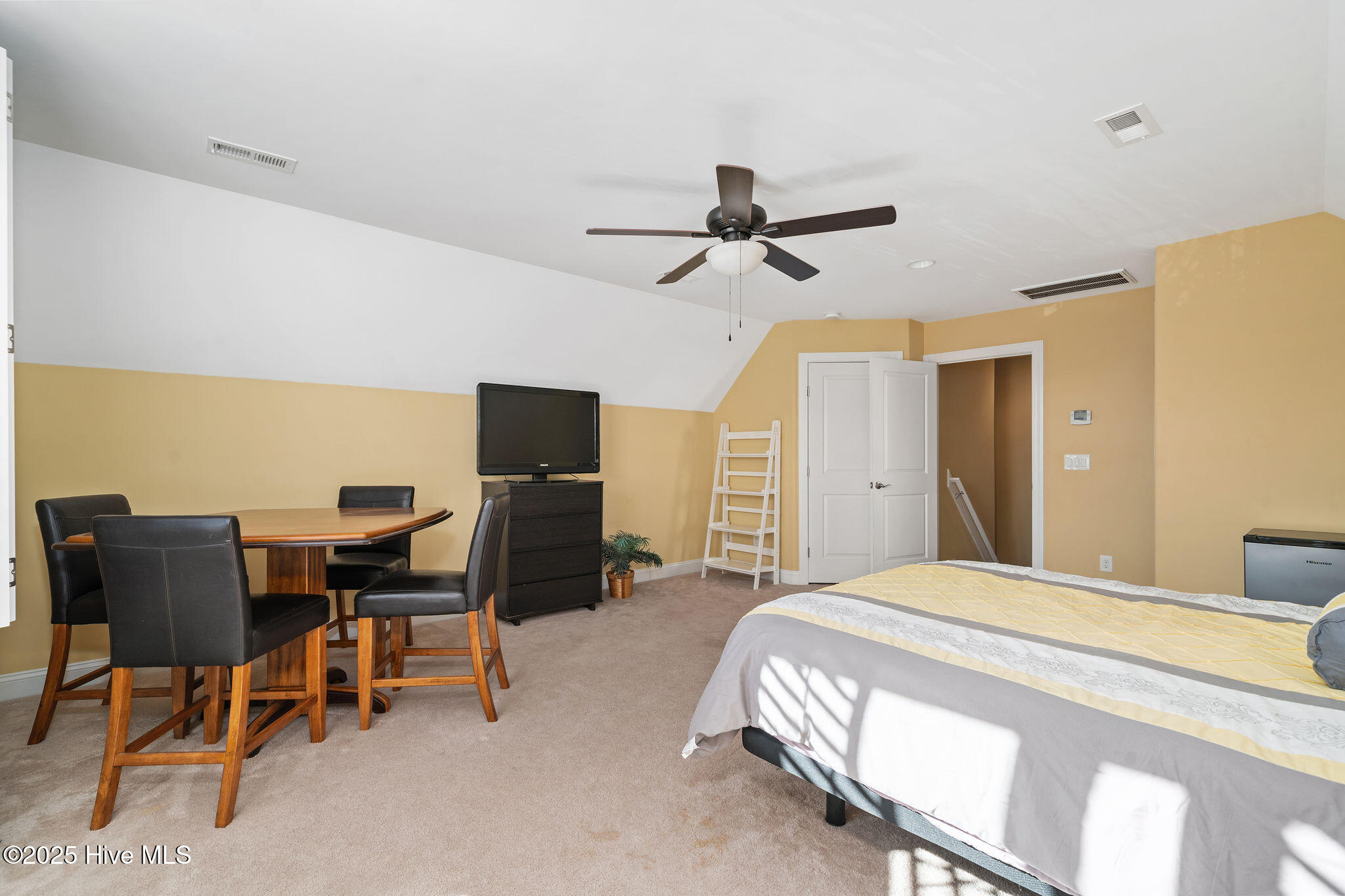 100542453 | Photo 24