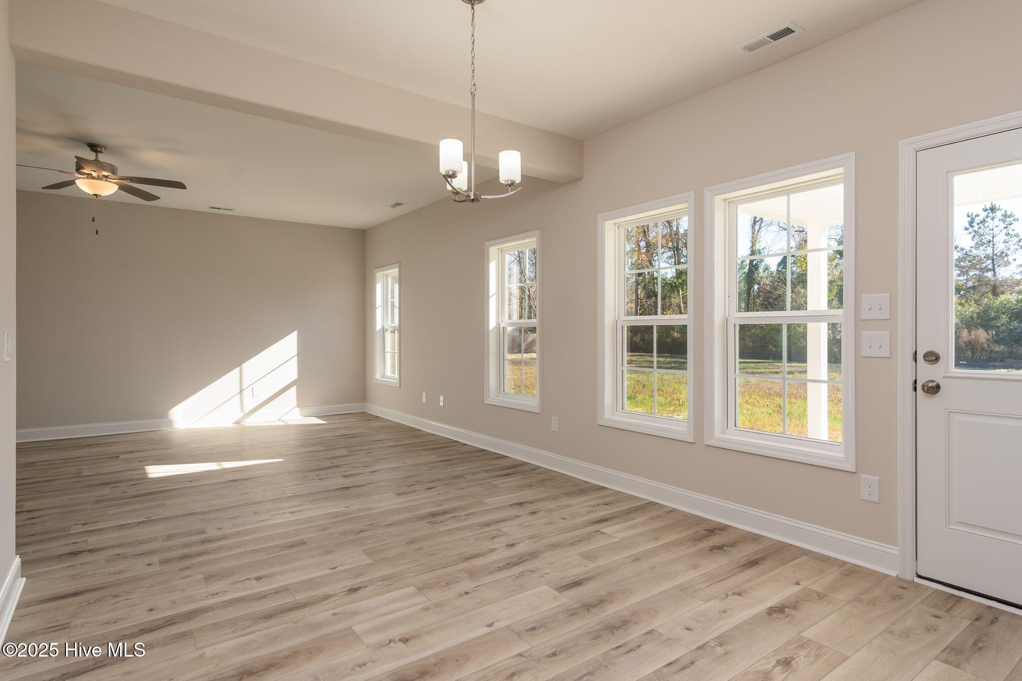 100531004 | Photo 19