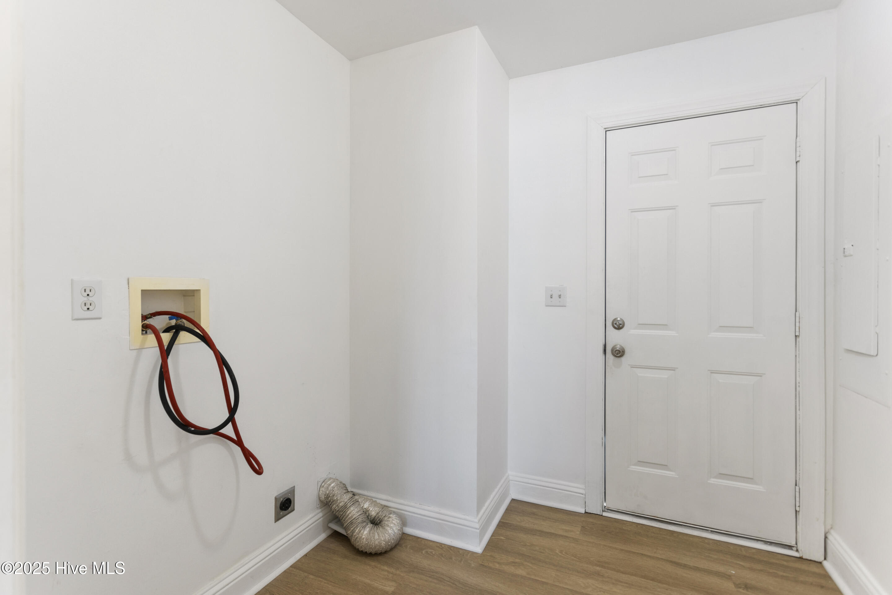 100548338 | Photo 13