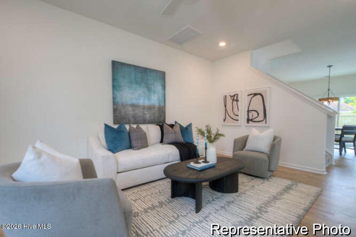 100558082 | Photo 10