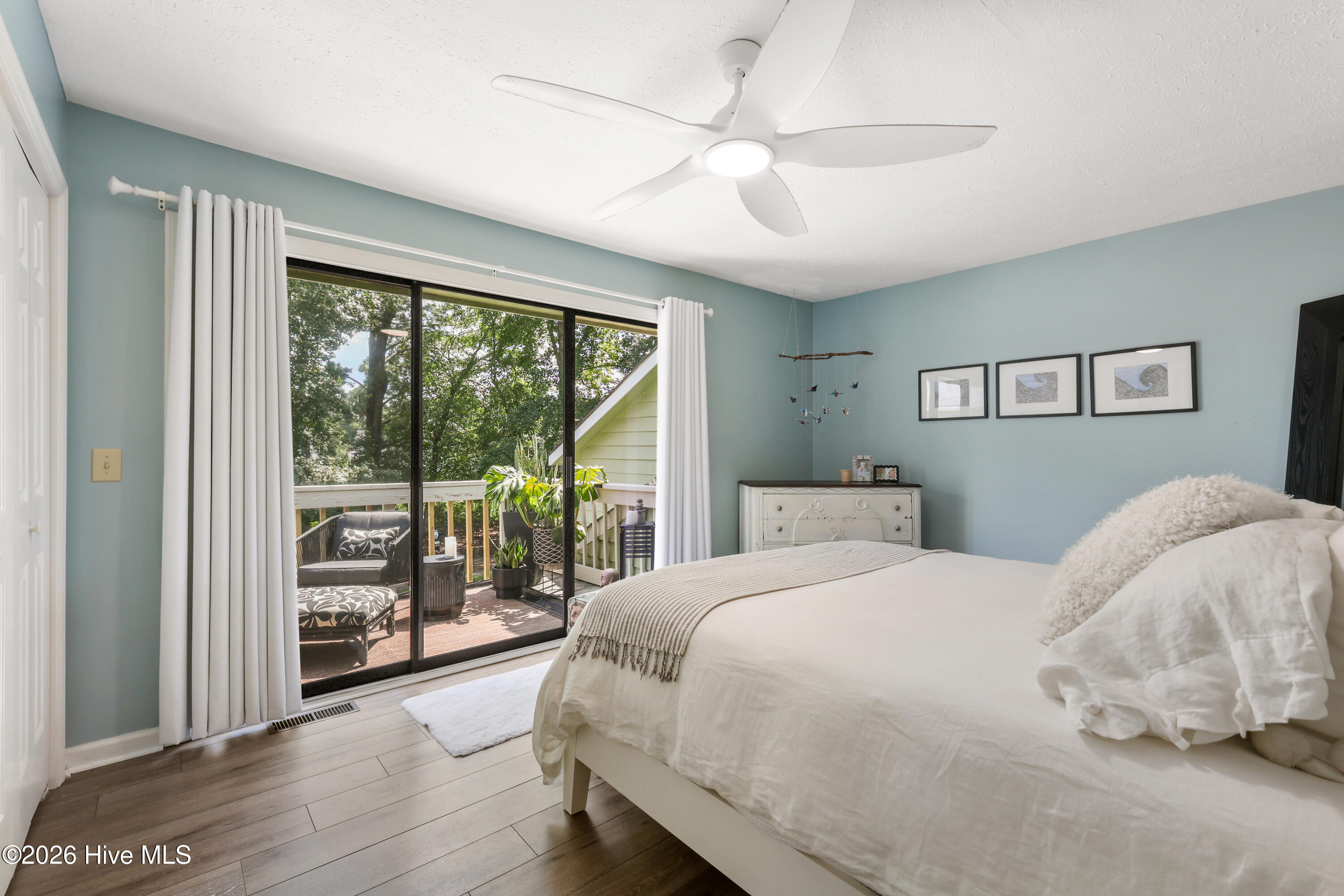 100563182 | Photo 13