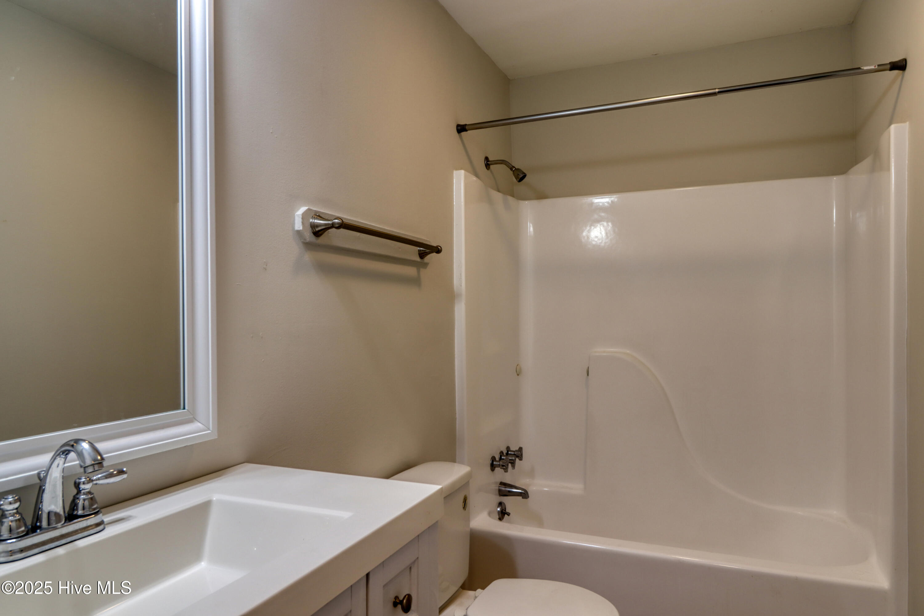 100557639 | Photo 13