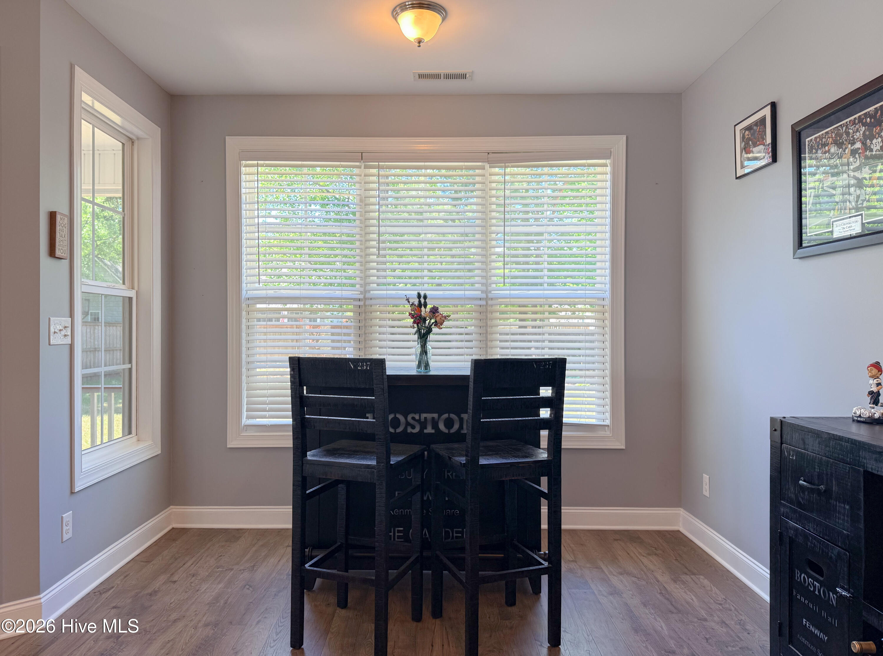 100569259 | Photo 26