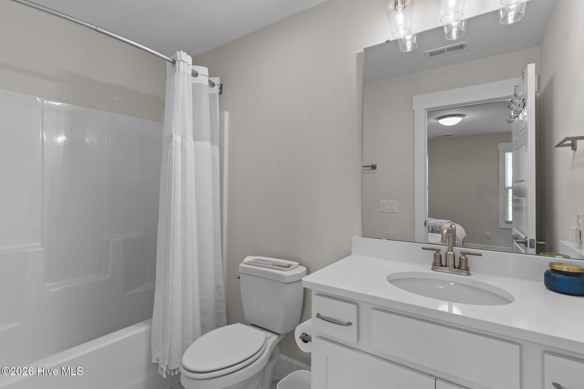 100555424 | Photo 40