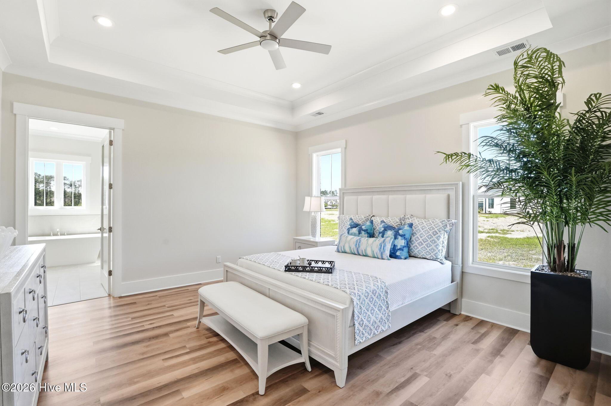 100537171 | Photo 51