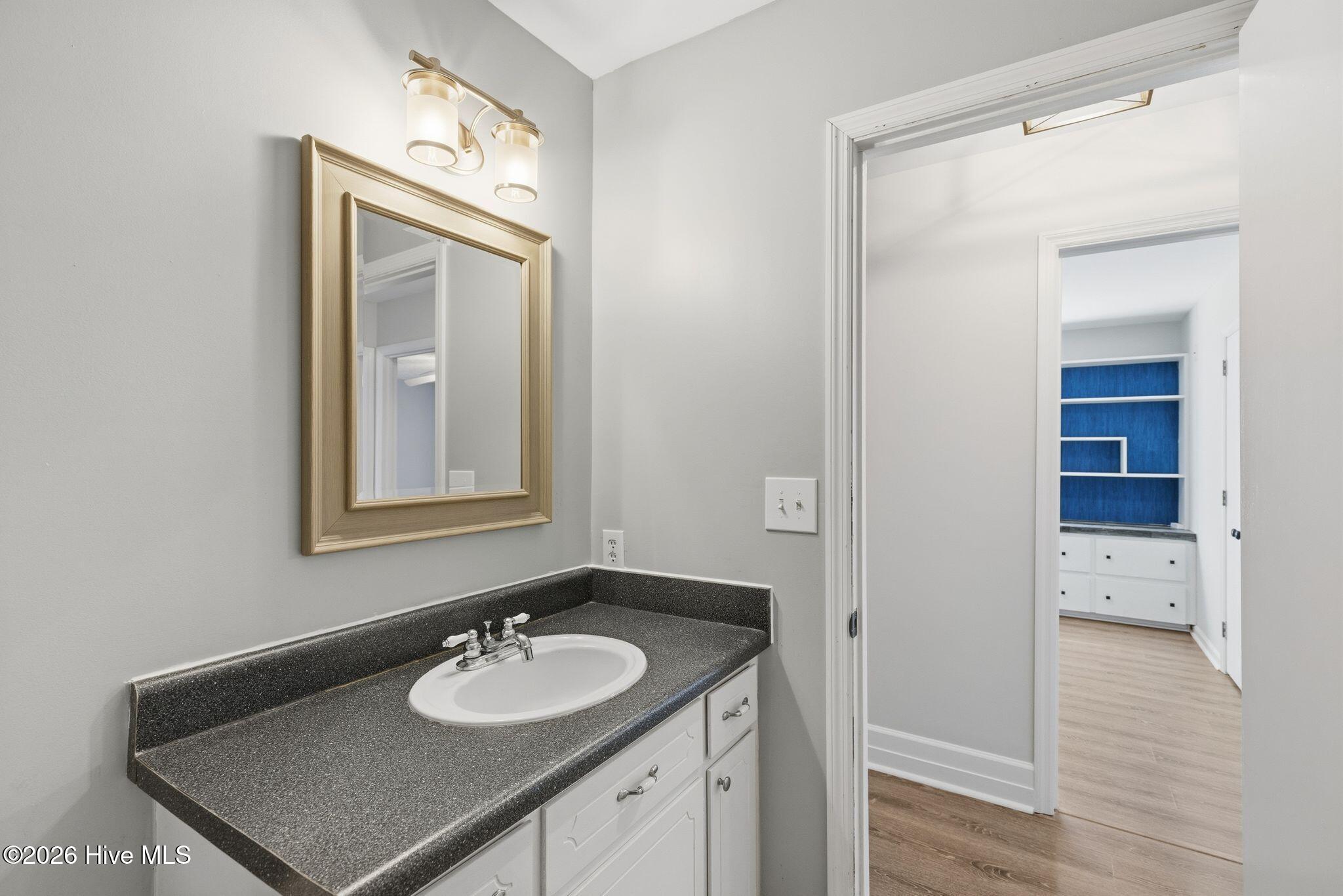 100554538 | Photo 51