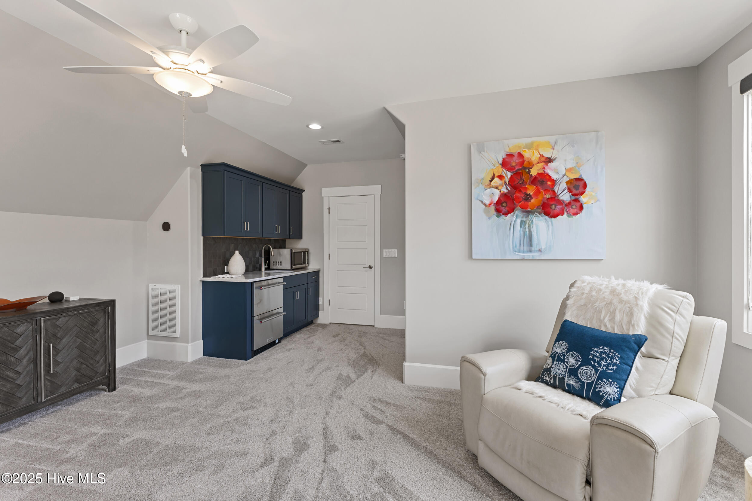 100550581 | Photo 32