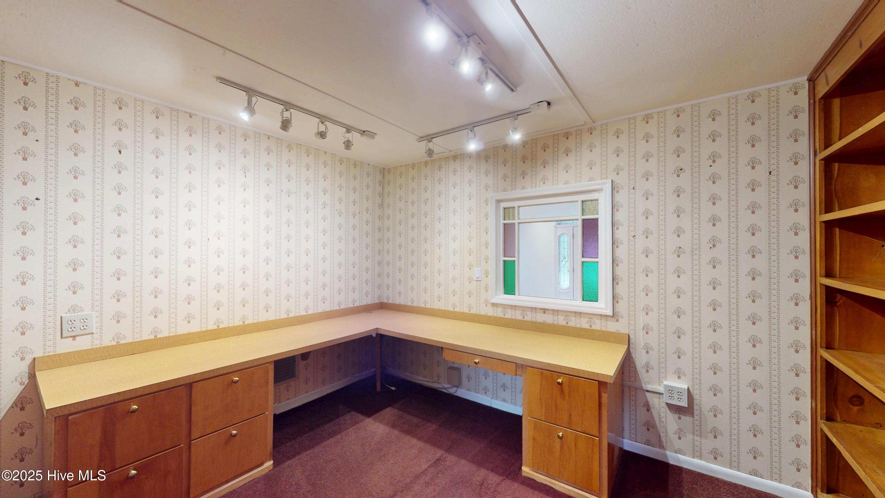 100536535 | Photo 18