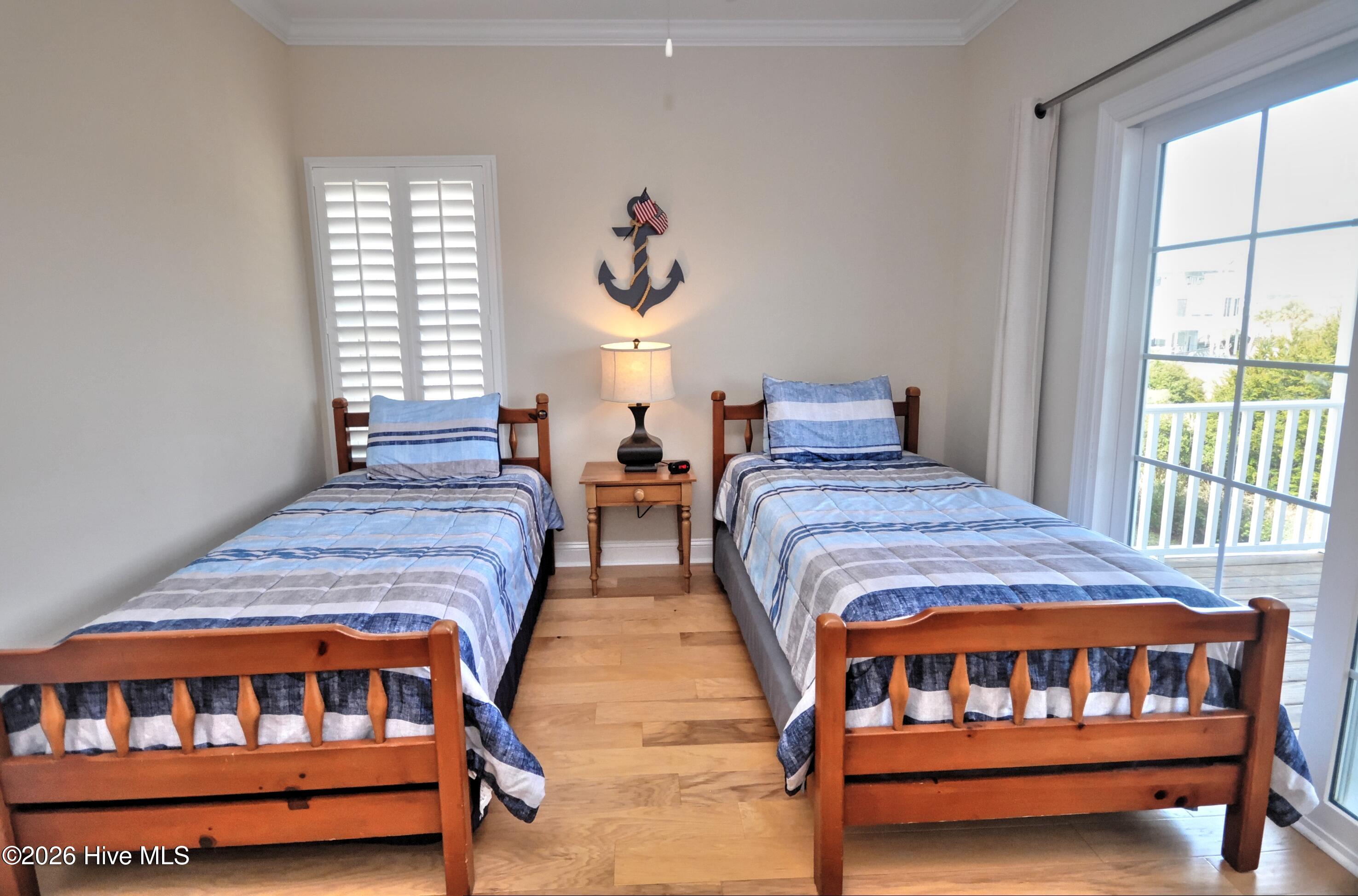 100558783 | Photo 38