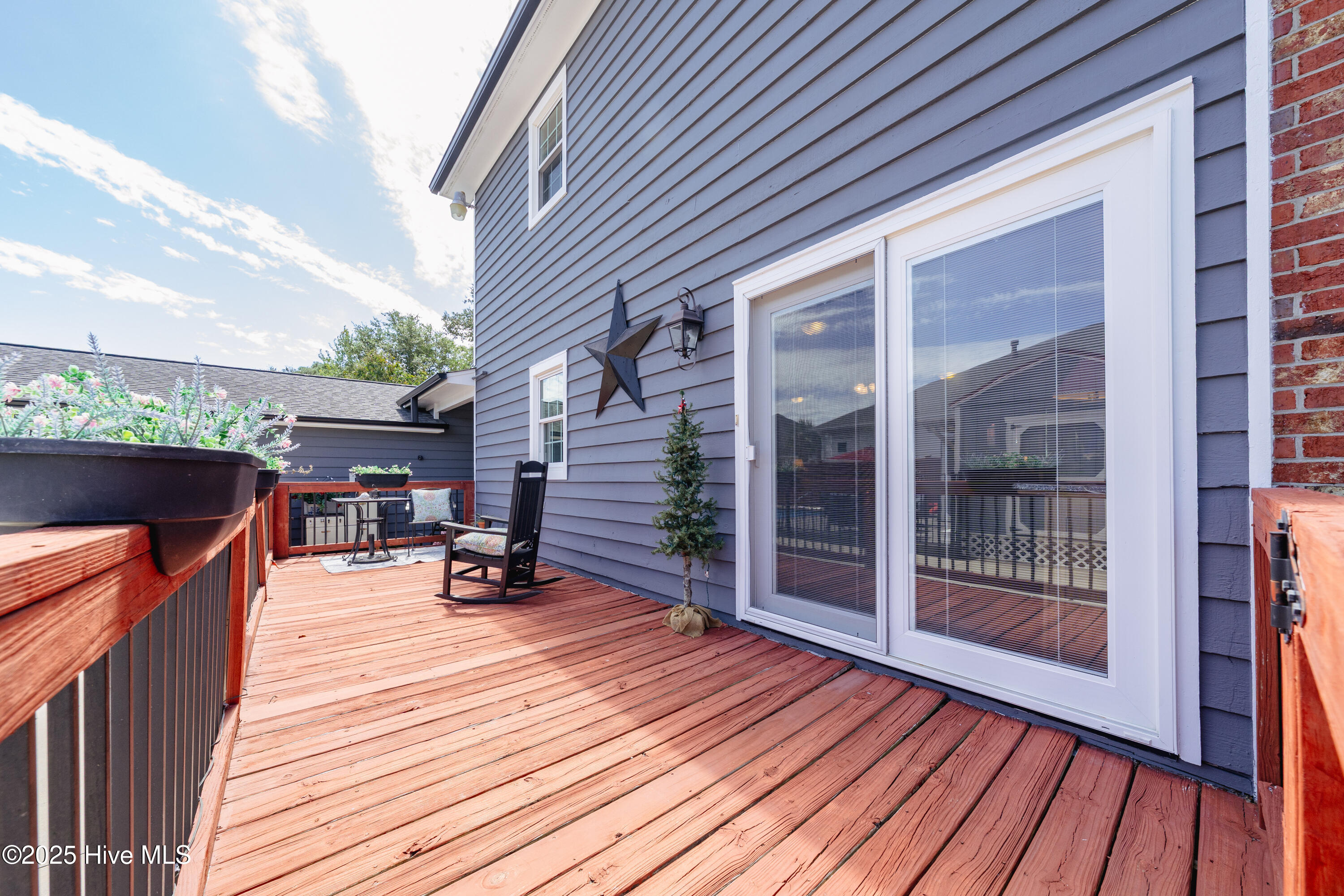 100531366 | Photo 38