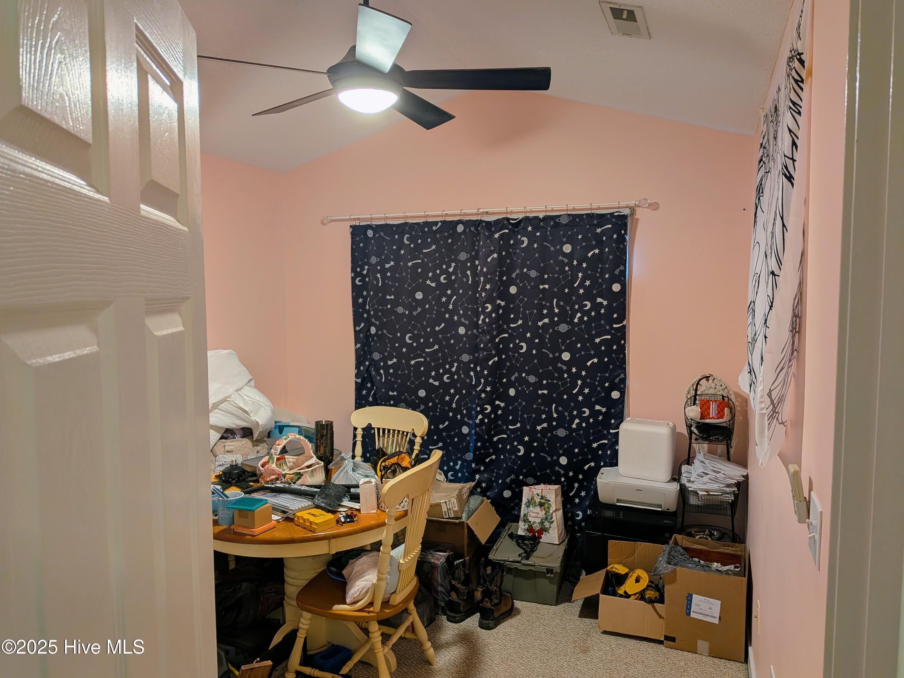 100540350 | Photo 16