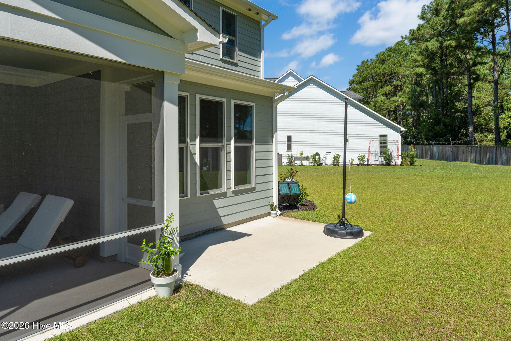 100564713 | Photo 49