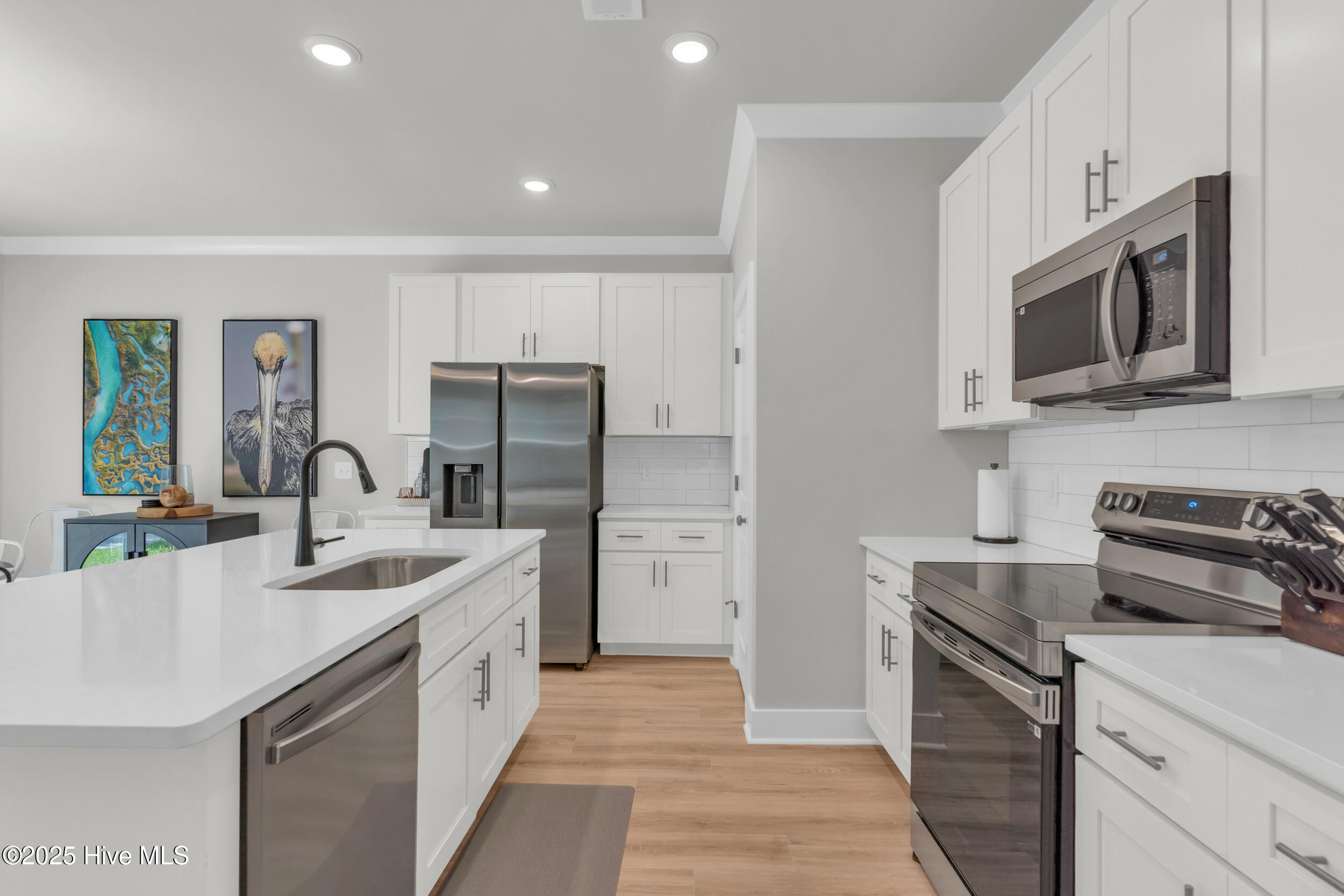 100563674 | Photo 12